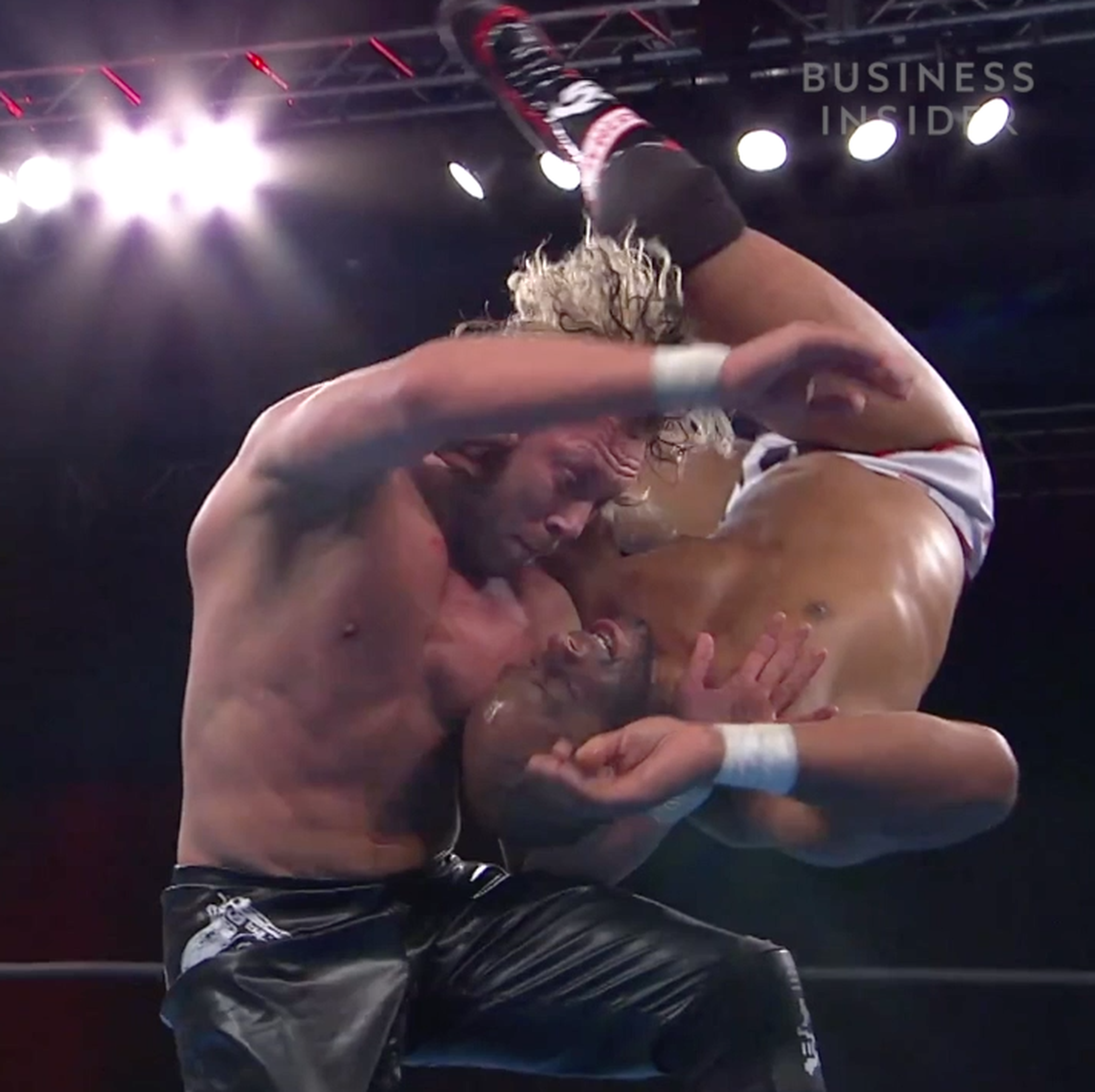 Mark Cuban está apostando fuerte a que esta compañía de lucha japonesa pueda enfrentarse a la WWE