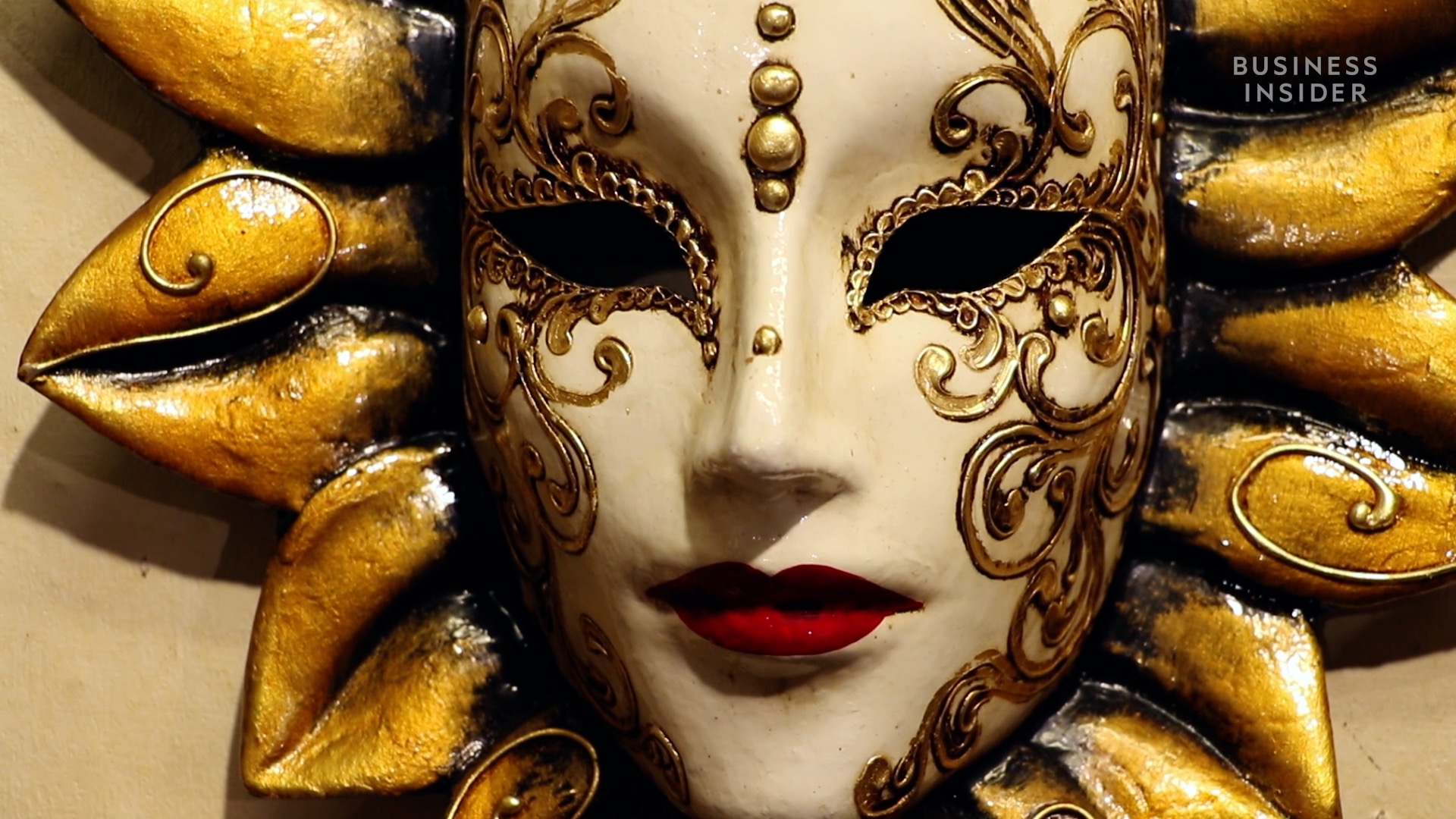 temor natural metal El meticuloso proceso de dos semanas para hacer las máscaras del | Business  Insider España