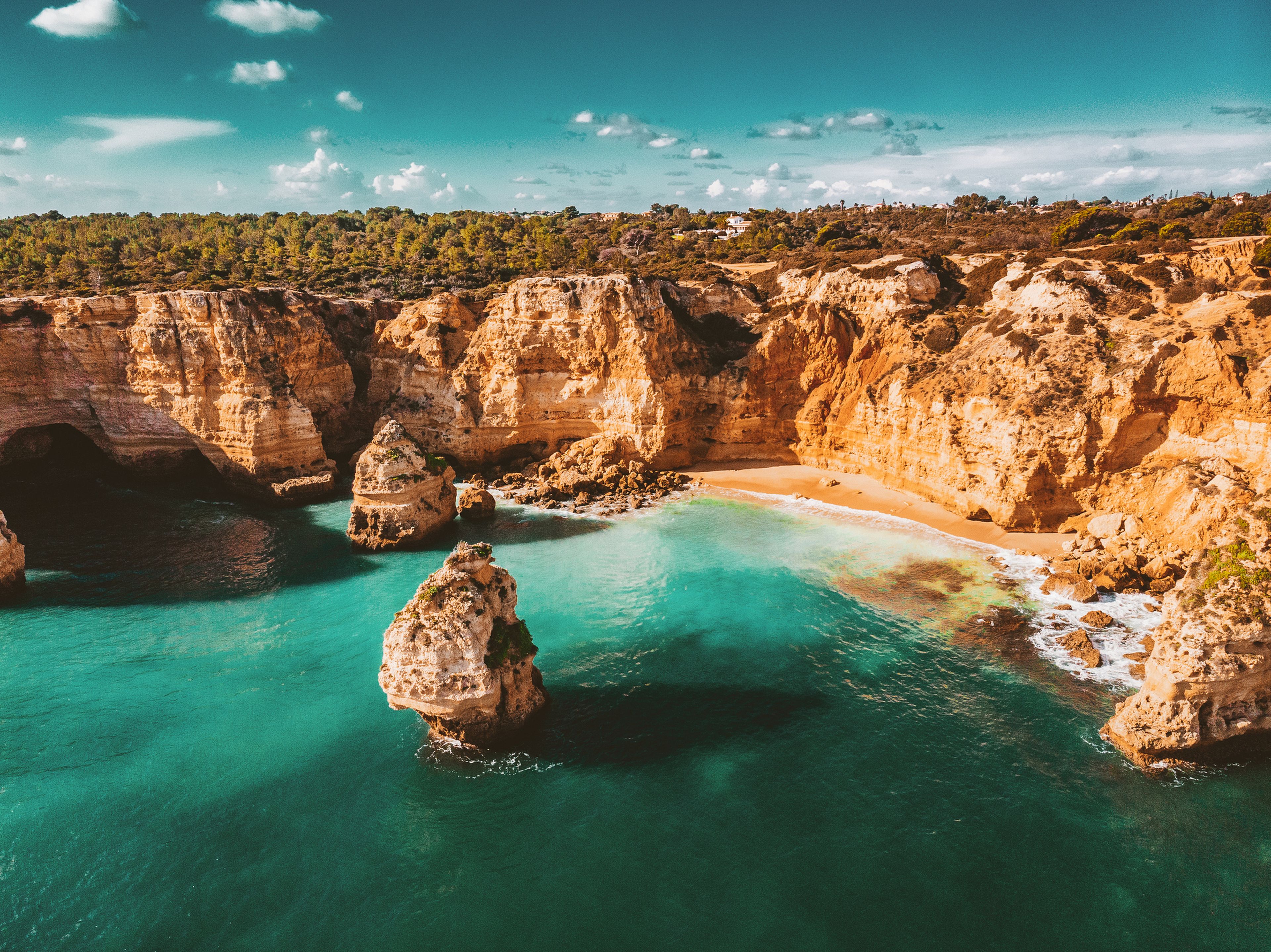 Una de las preciosas calas de El Algarve (Portugal)