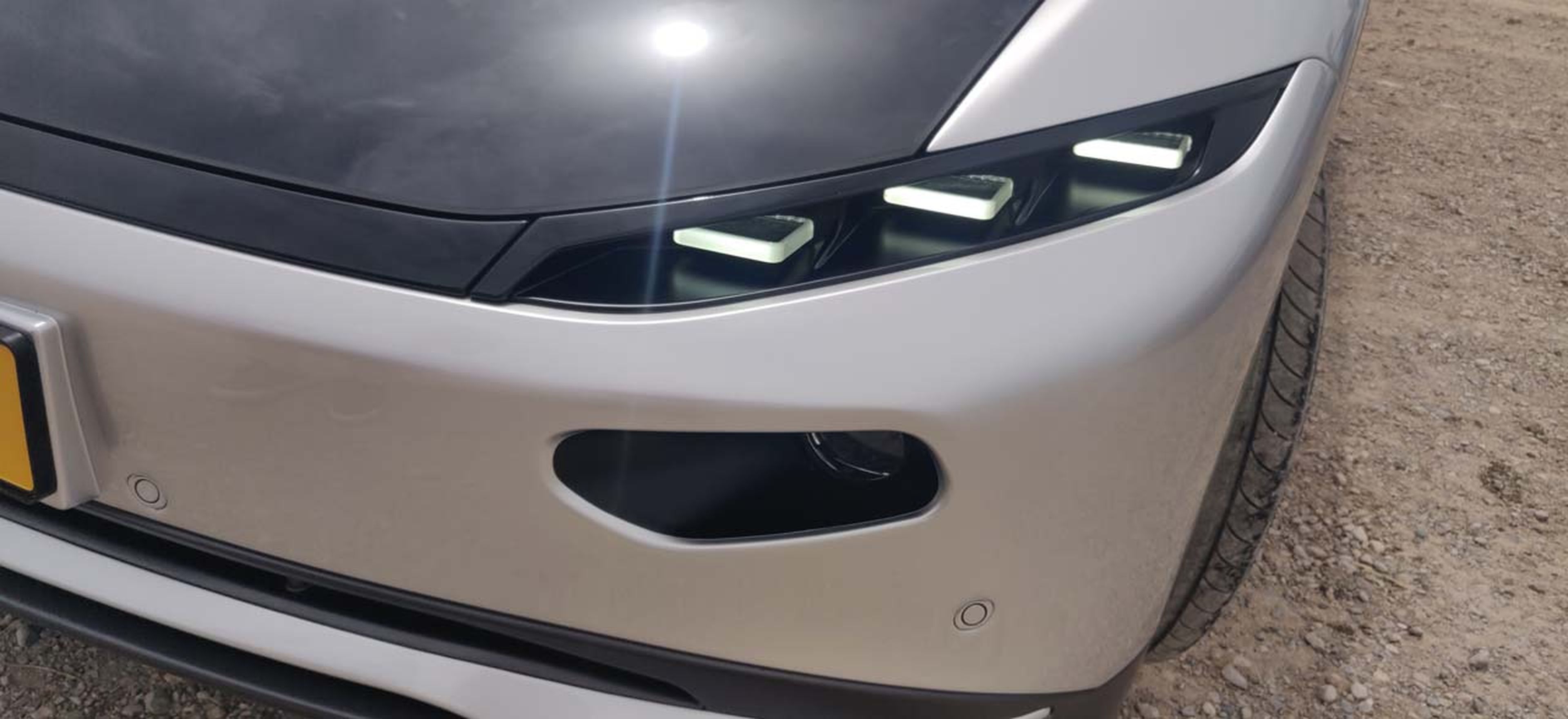 Prueba del Lightyear 0, el coche eléctrico que se recarga con el sol