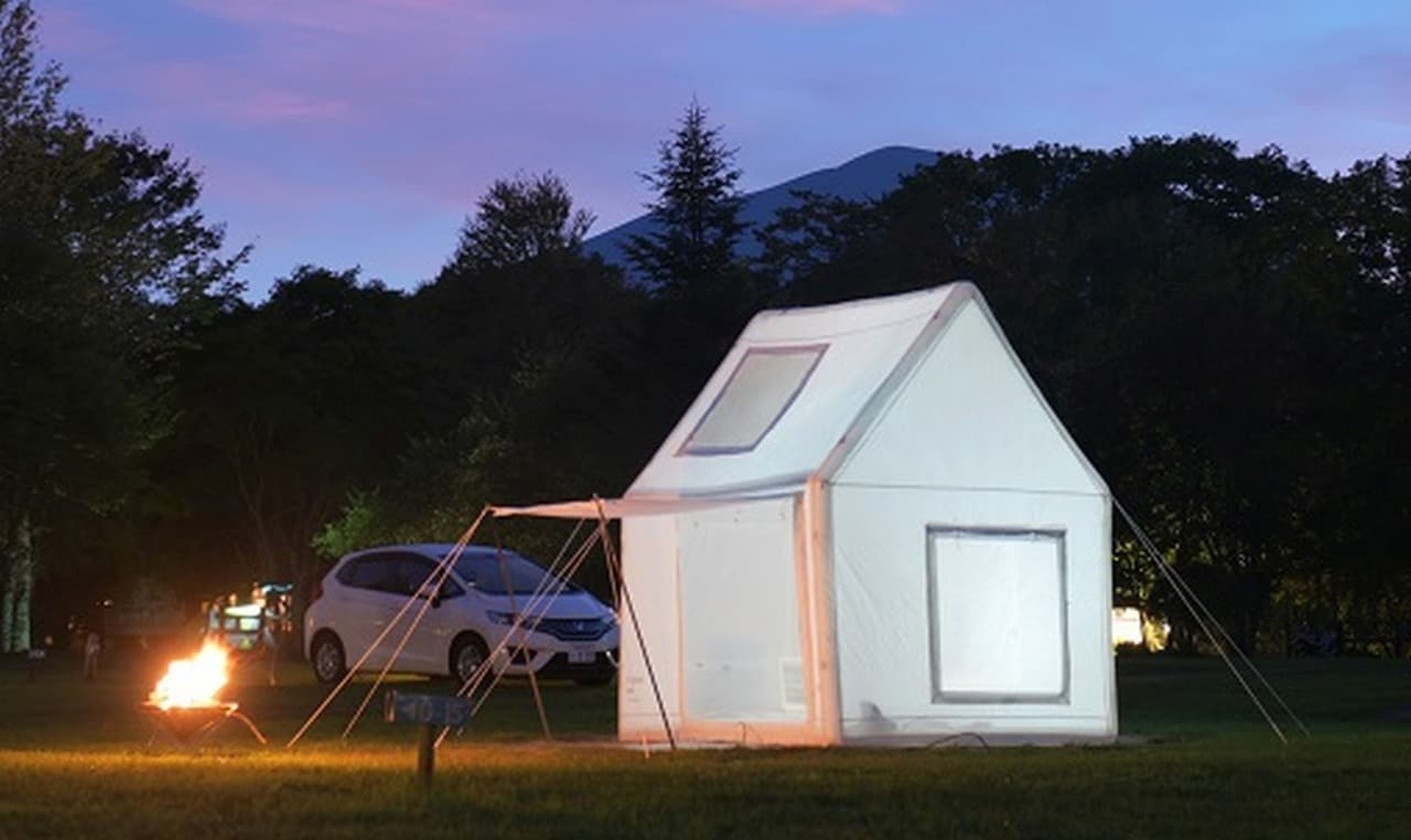 Diseñan una casa hinchable para acampar que está lista en 8 minutos |  Business Insider España