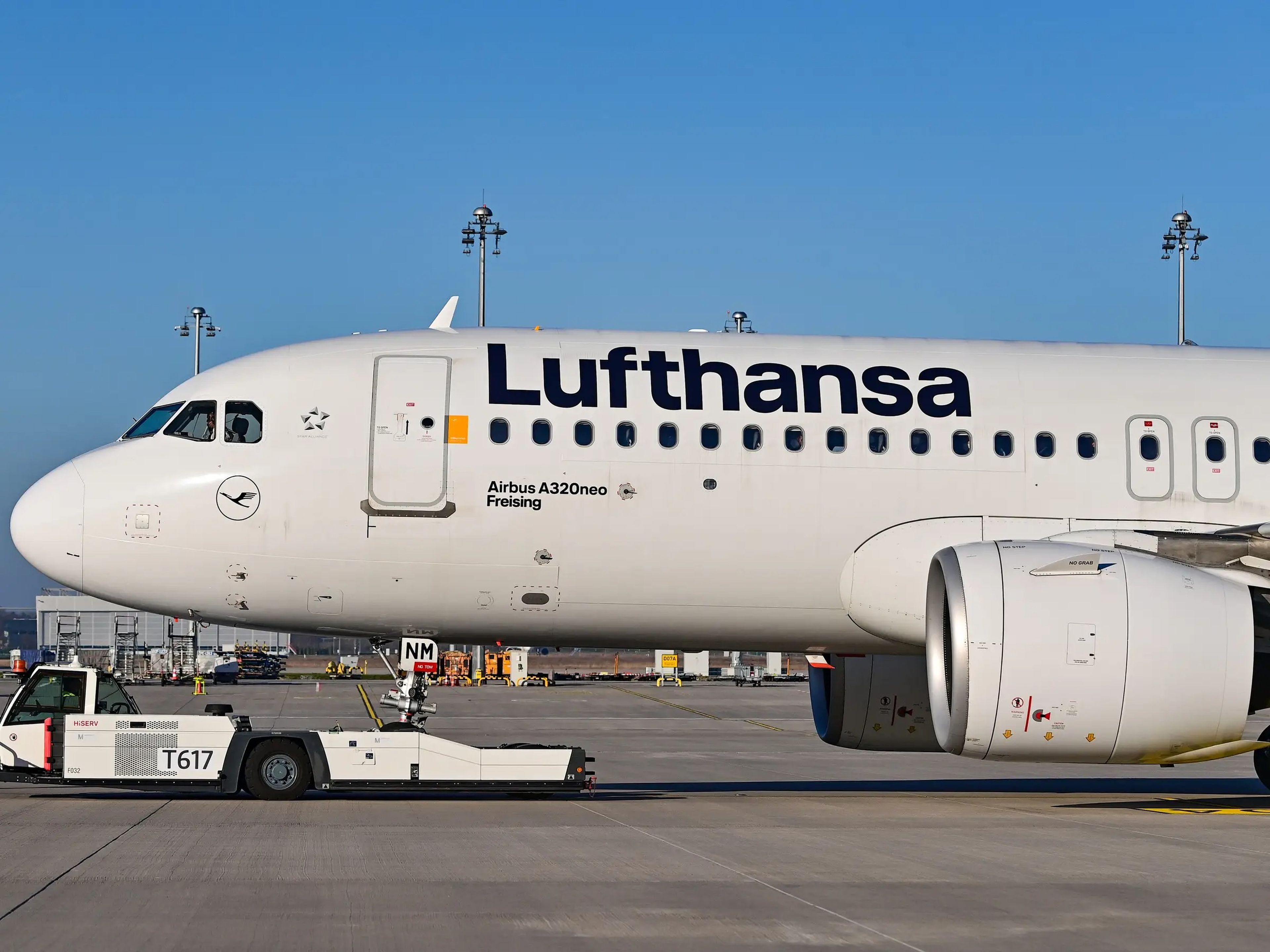An image of a Lufthansa plane.