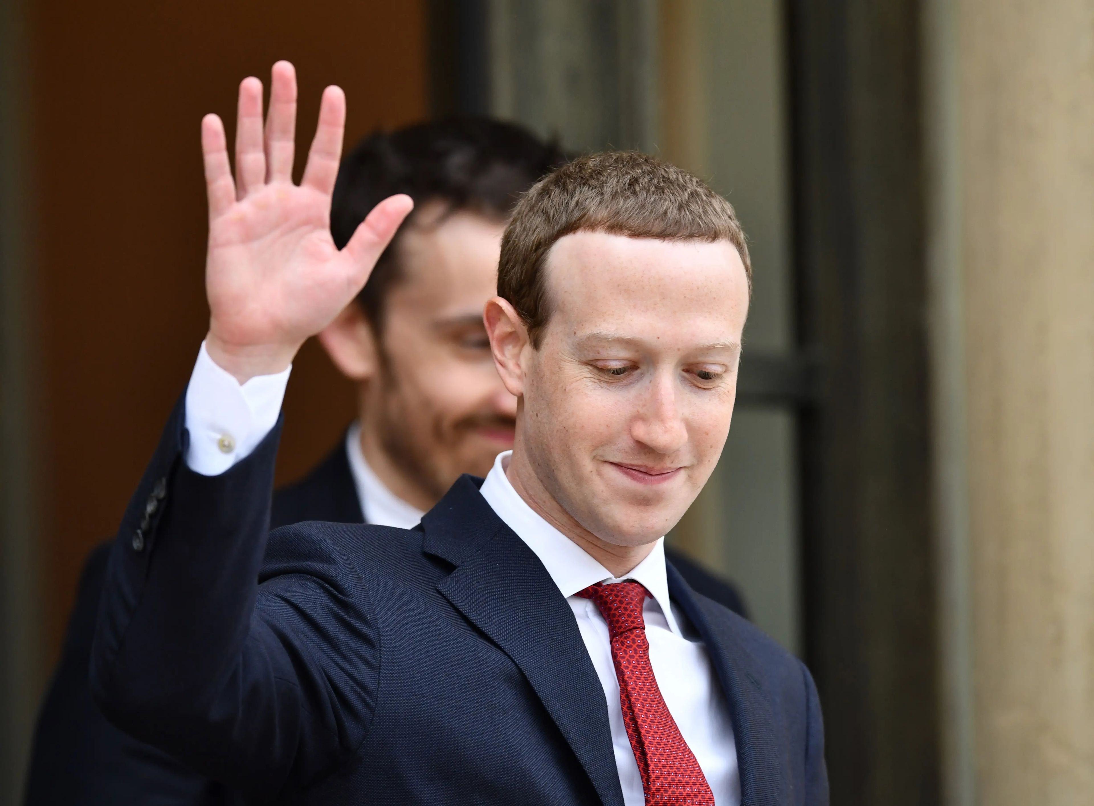 Mark Zuckerberg parece decir adiós al Facebook tal y como lo conocíamos a la vez que se abraza al universo TikTok.