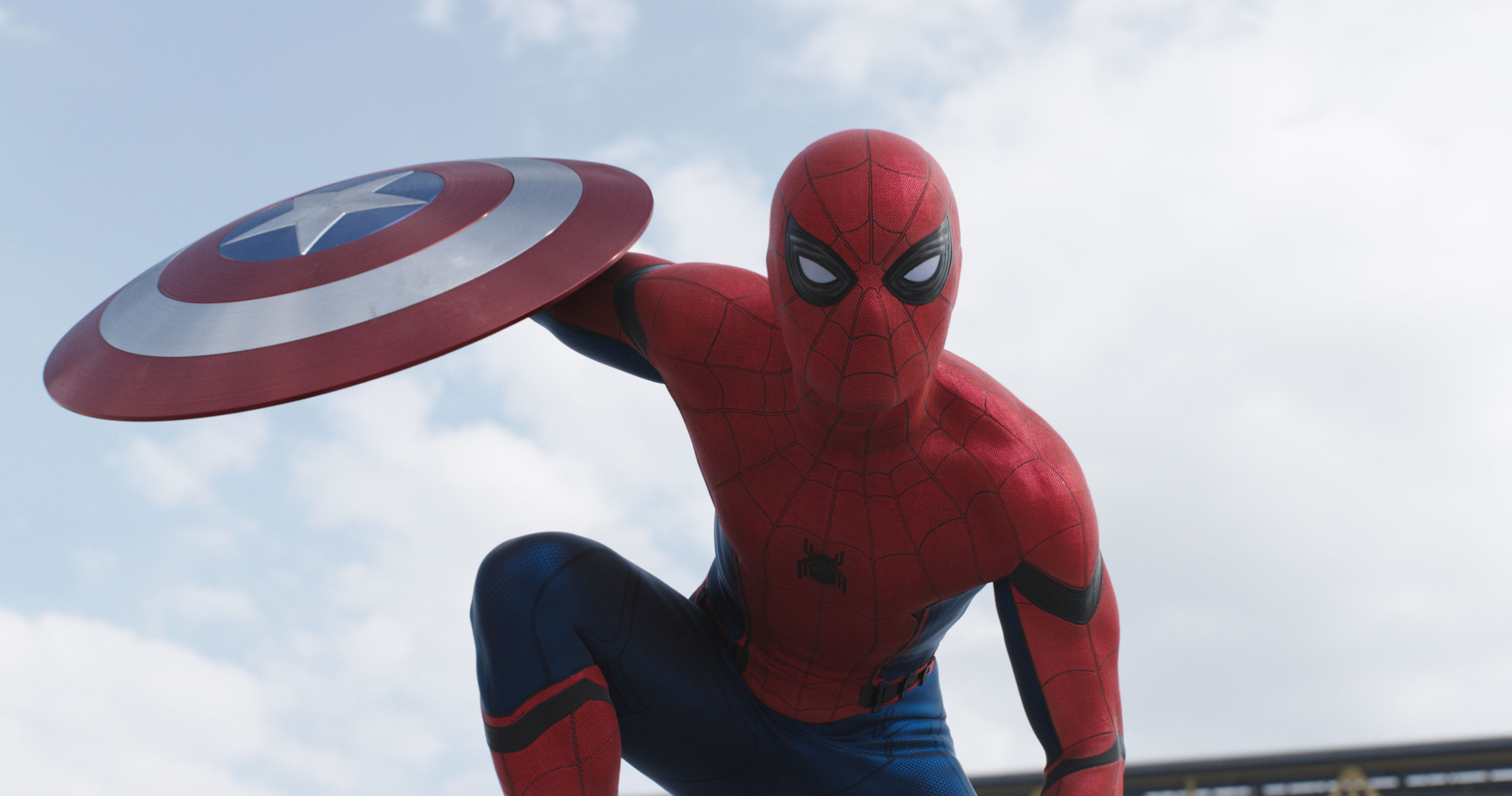 Spiderman con escudo de Capitán América
