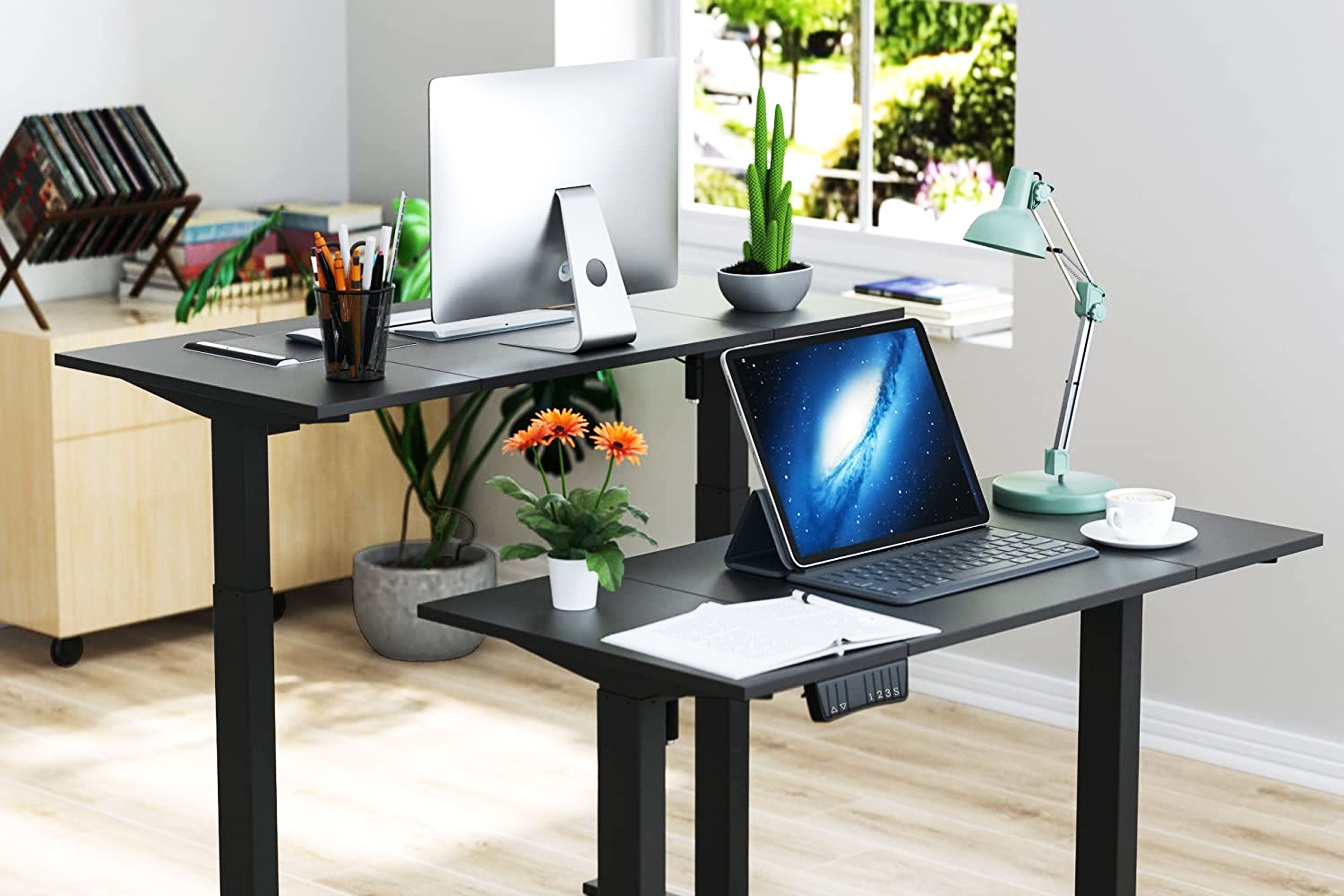 Es barato, es elevable y es estable: este escritorio puede ser la