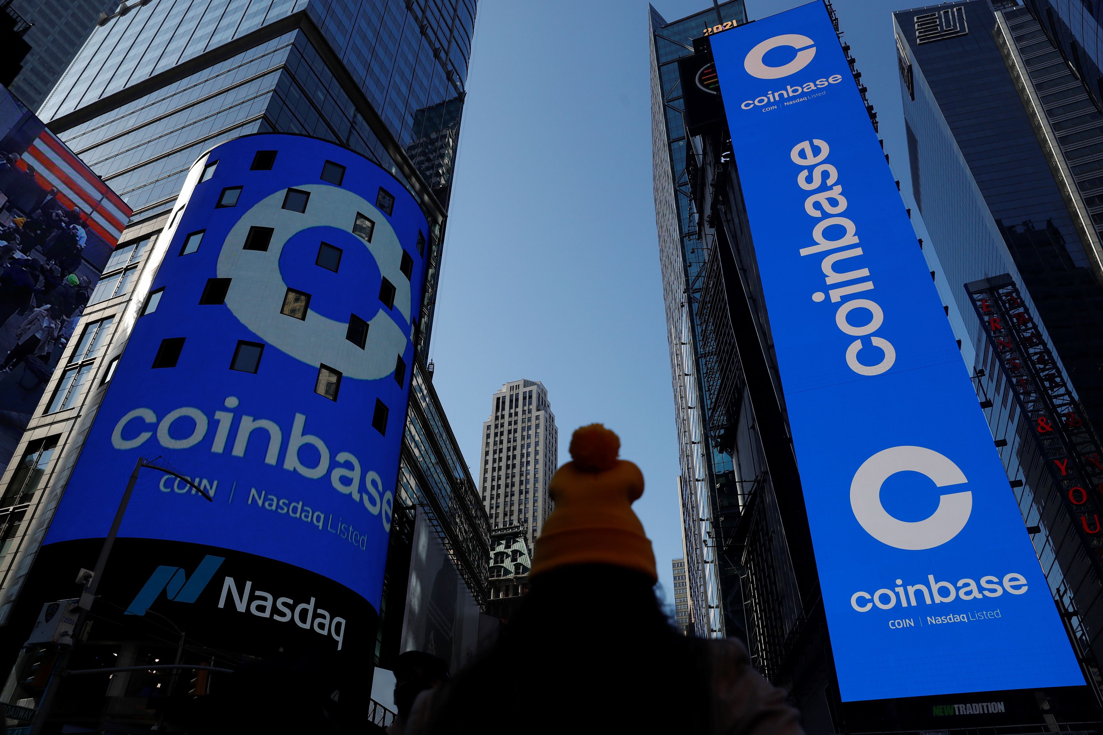 Logo de Coinbase en Times Square (Nueva York)