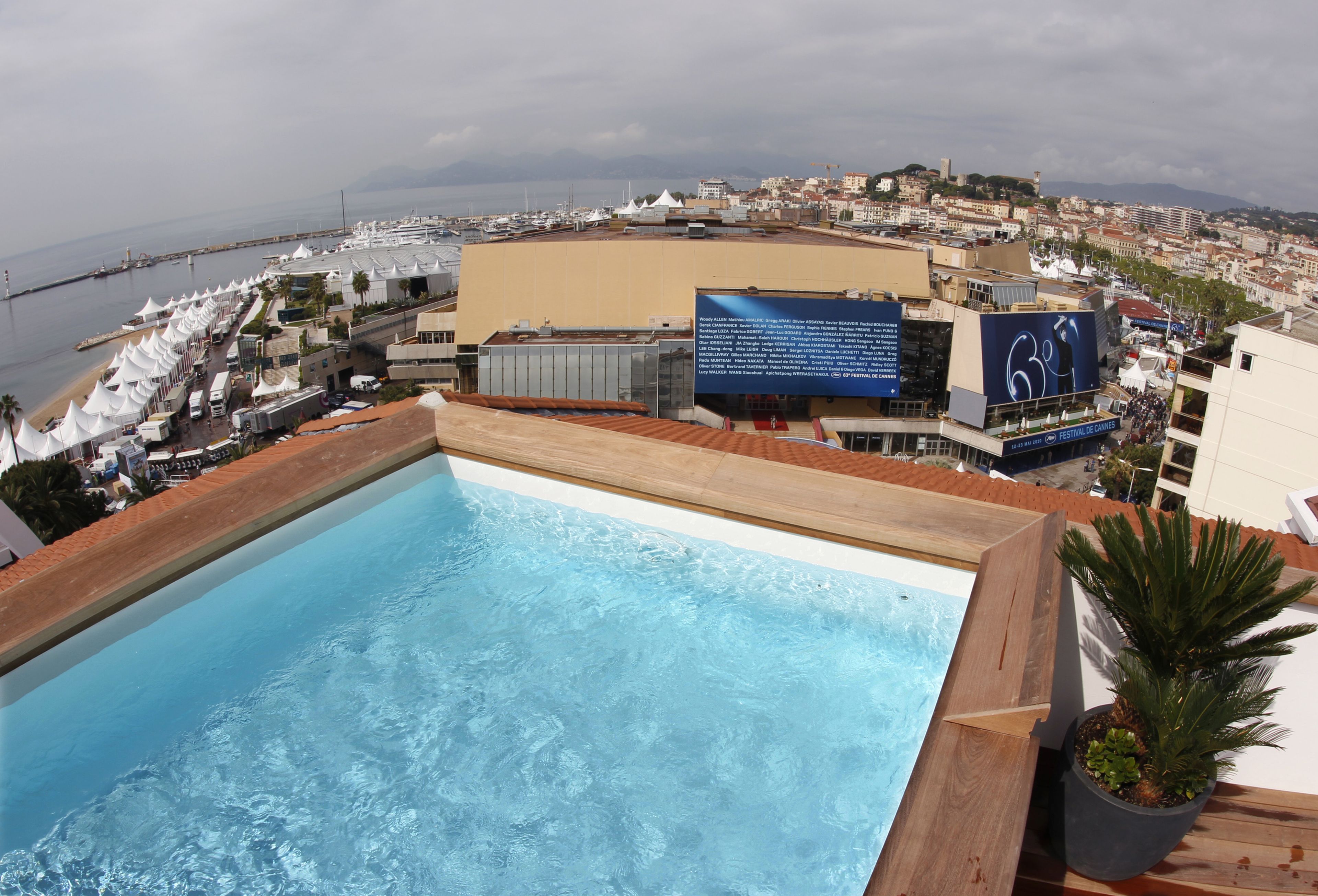 Piscina privada de un hotel en Cannes (Francia)