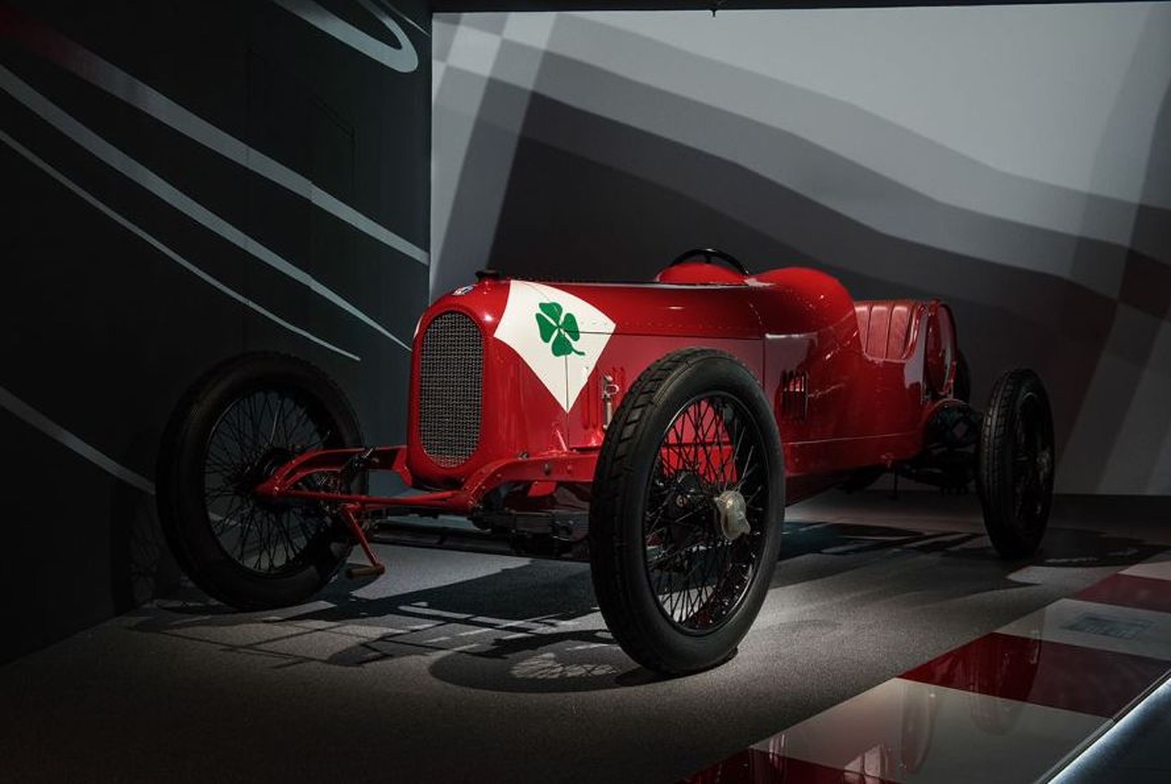 El Alfa Romeo pilotado por Ugo Sivocci para ahuyentar la mala suerte en la carrera Targa Florio de 1923.