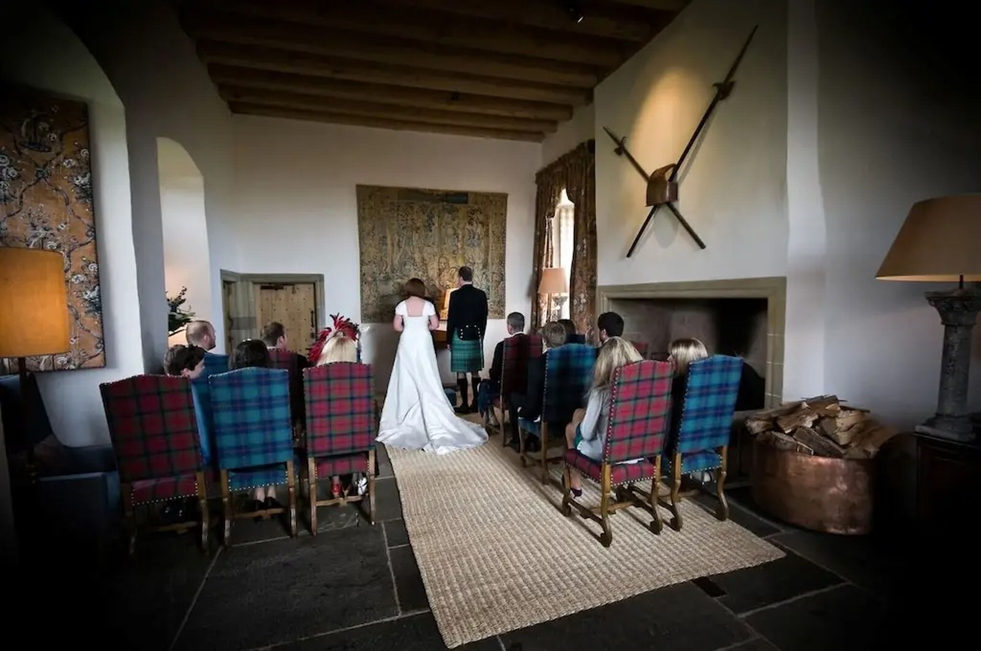 Una boda escocesa tradicional en Frenton Tower.