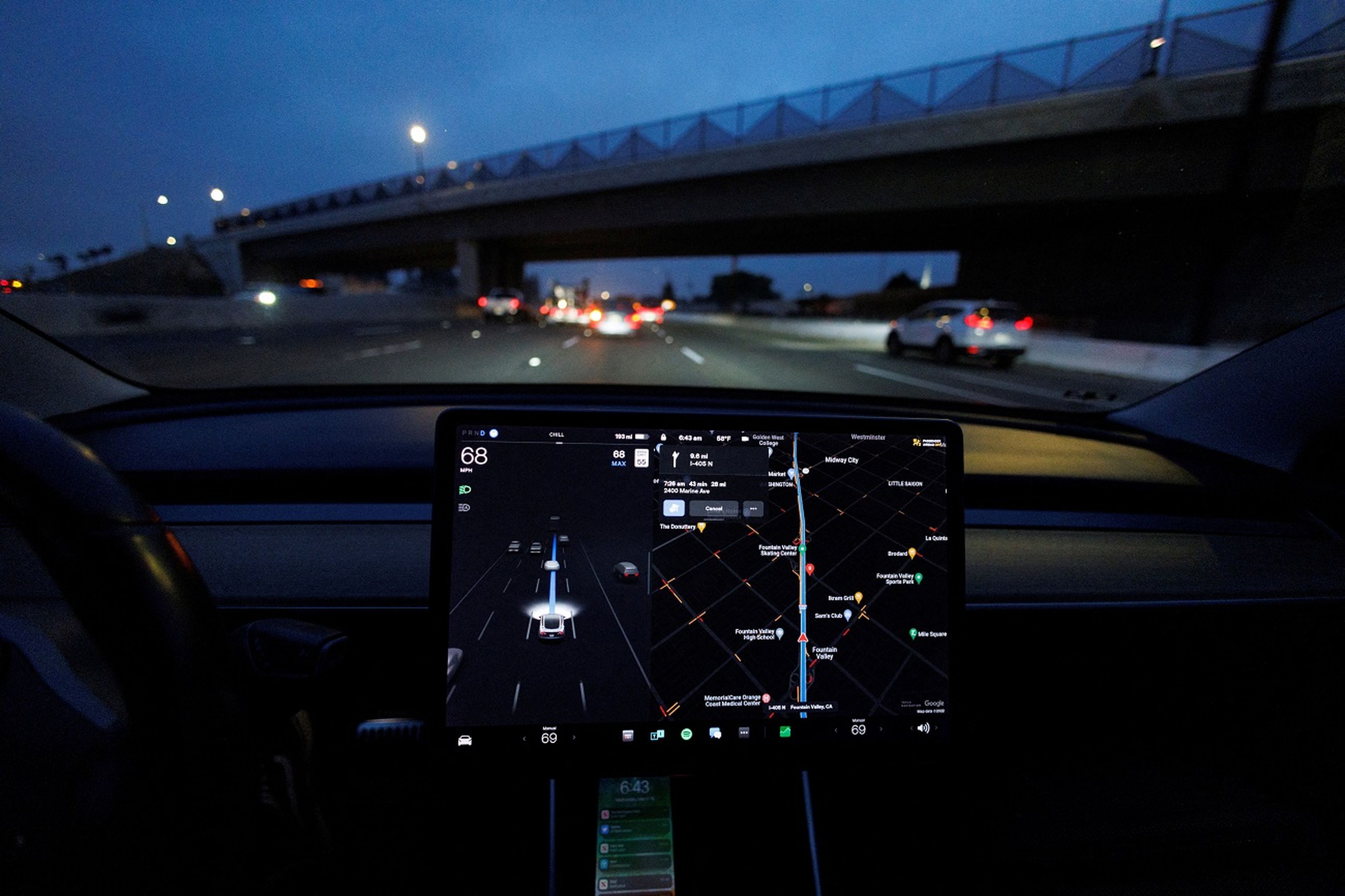 El sistema de autoconducción de Tesla implementado en un Model 3.