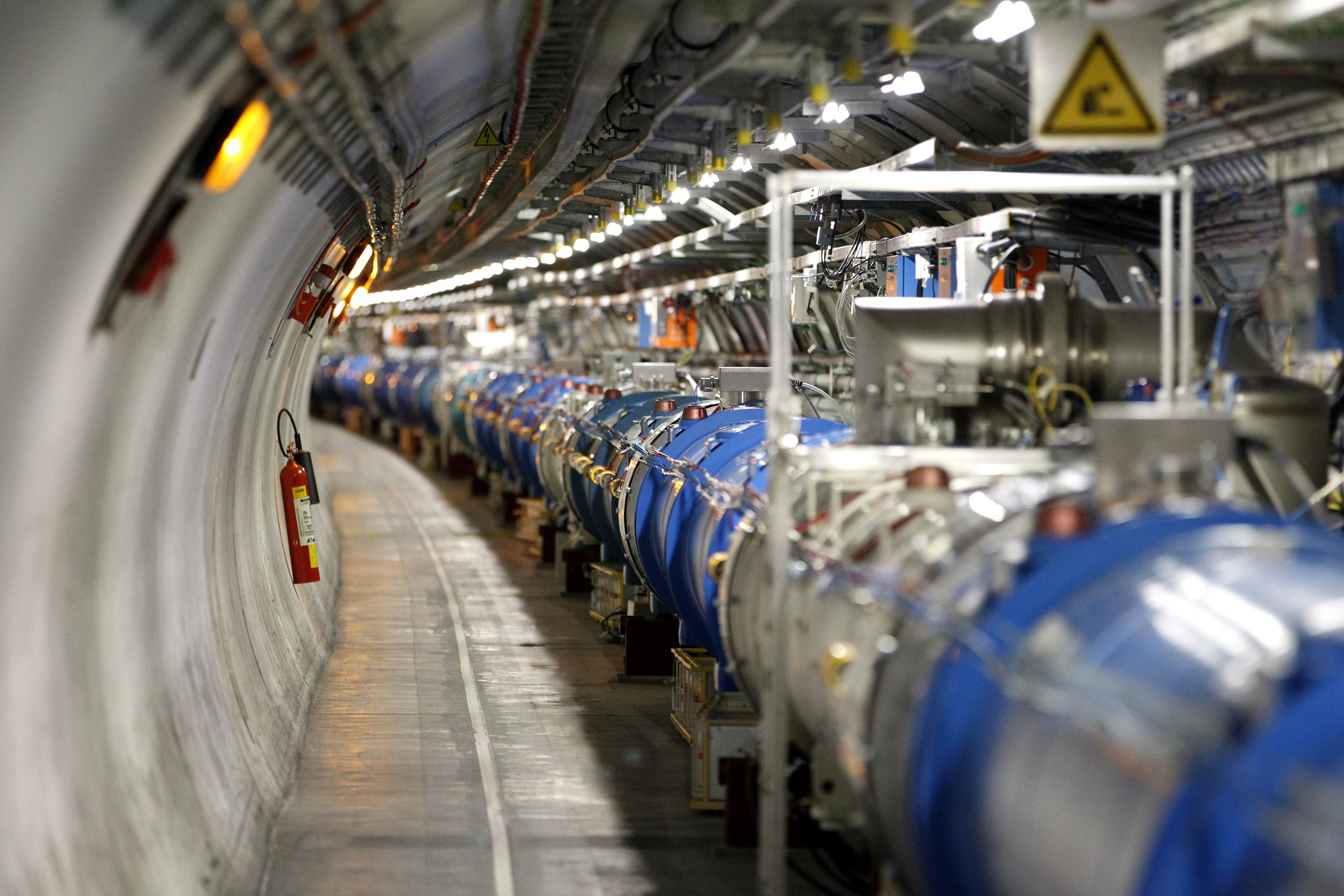 El Gran Colisionador de Hadrones (LHC; en inglés, Large Hadron Collider) es el acelerador de partículas más grande y de mayor energía que existe en el mundo.