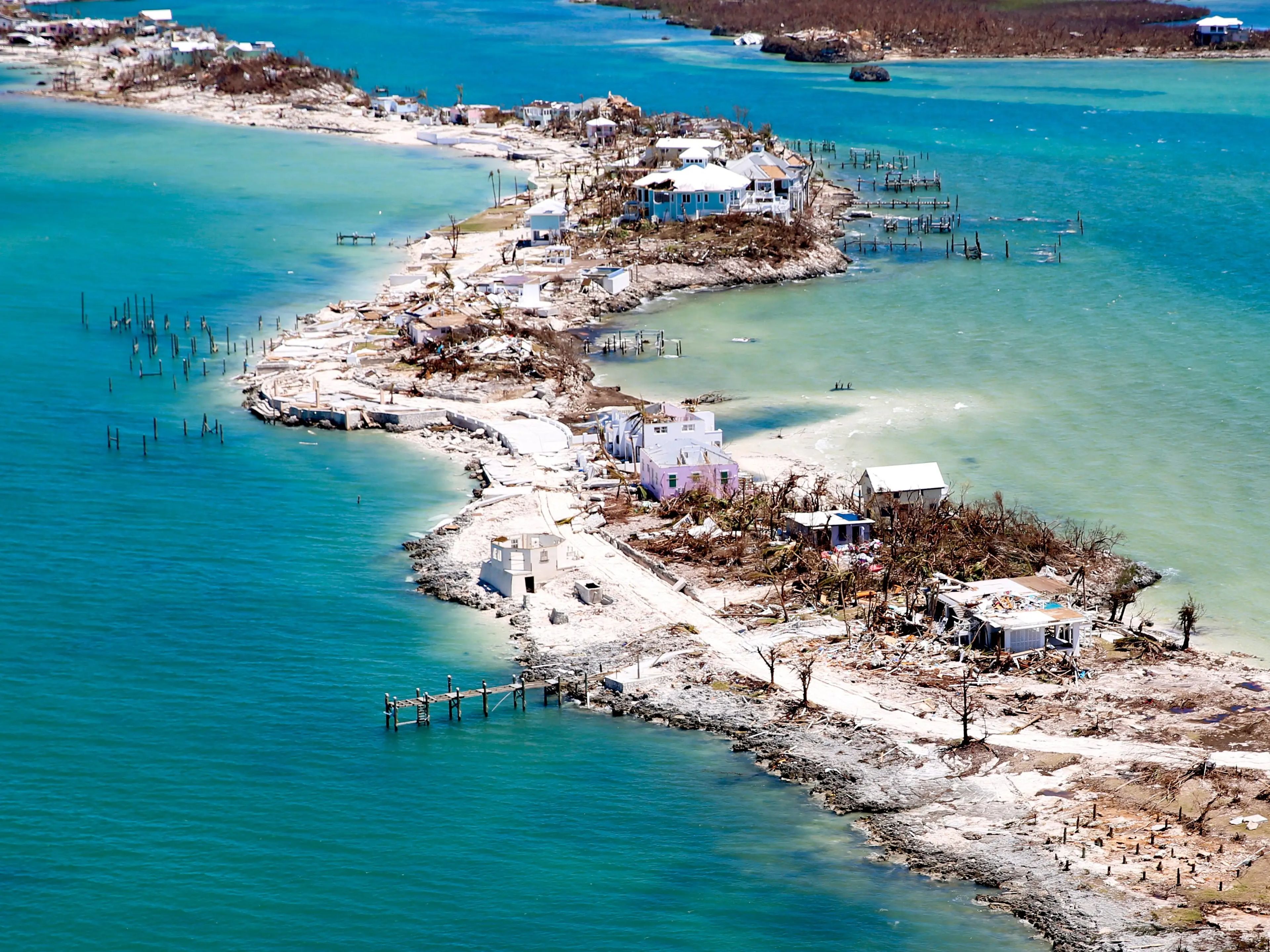 Vista aérea de los daños tras el paso del huracán Dorian el 5 de septiembre de 2019 en la isla de Great Abaco, Bahamas.