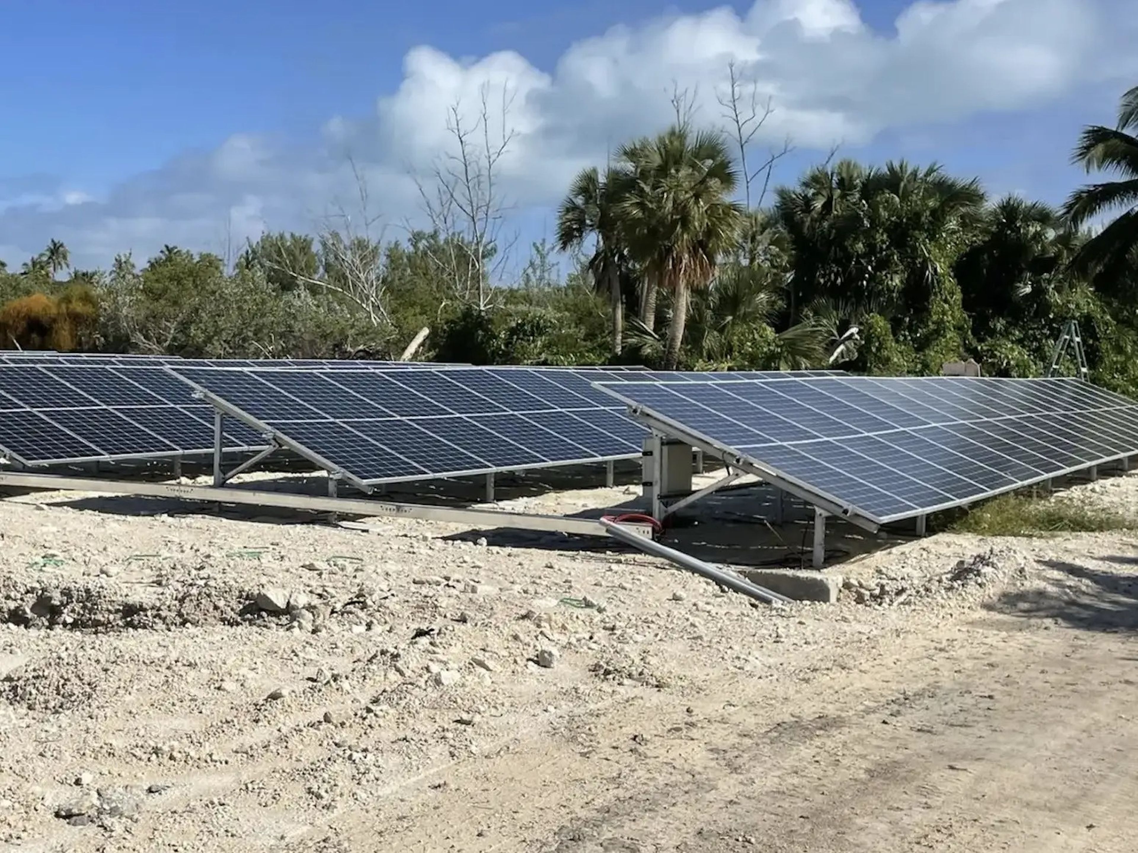 Bird Cay & Cat Kay solar panels
