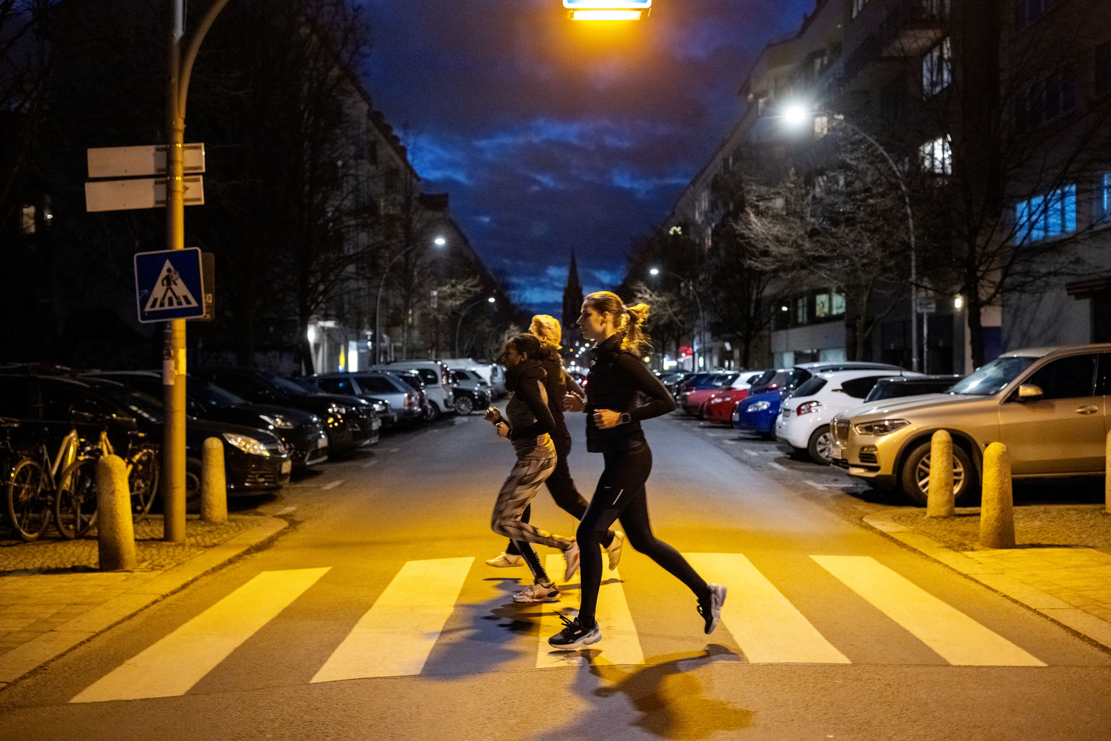 A Harvard Brain Expert Shares 6 Things You Never Do To Stay &Quot;Focused, Energized, And Healthy&Quot; 3 Running, Exercise, City