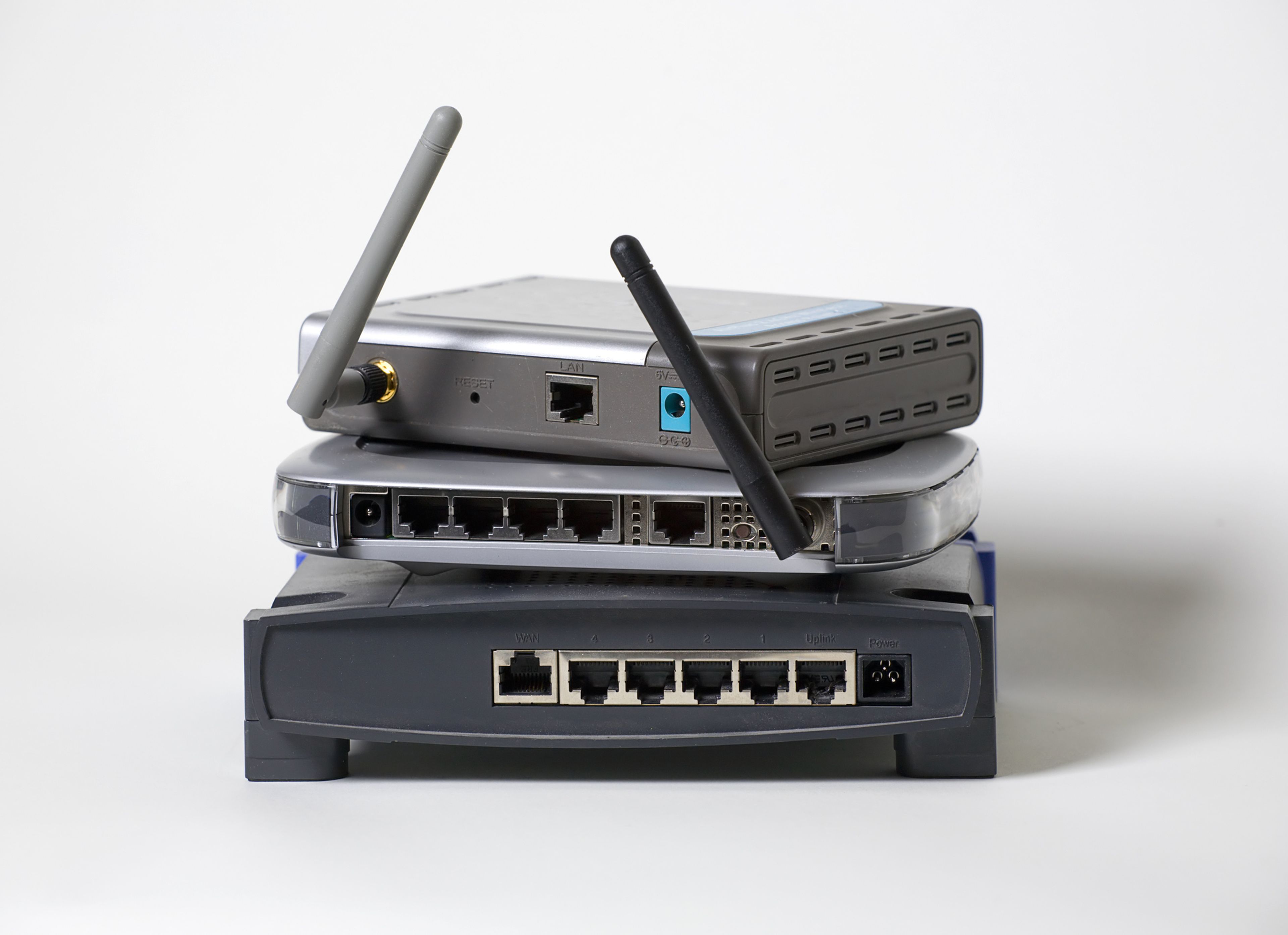 Firmware de los routers.