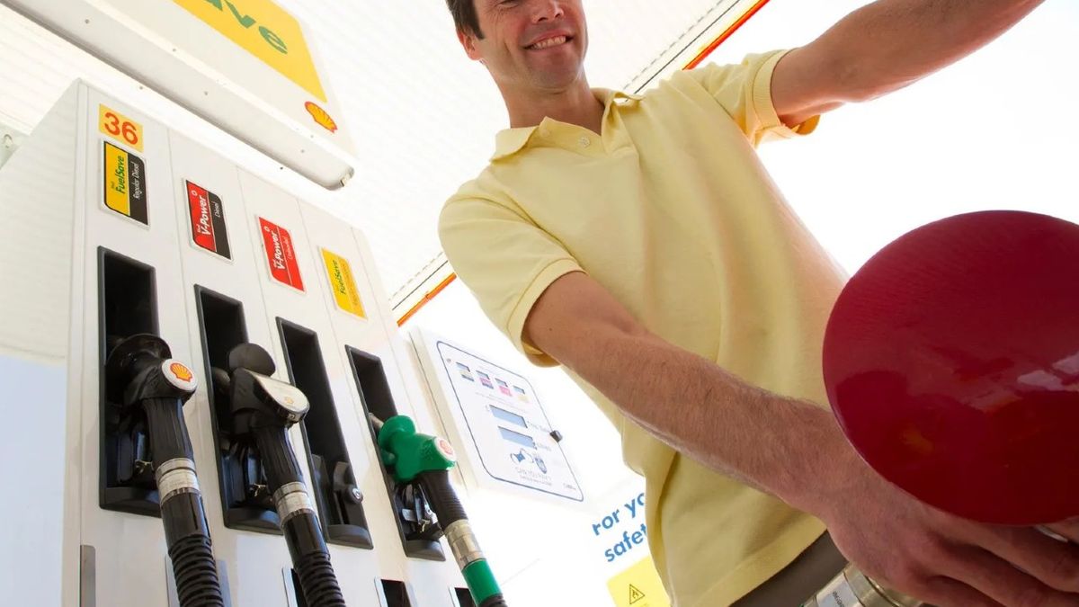 Trucos infalibles para ahorrar gasolina al conducir: neumáticos y otros consejos esenciales