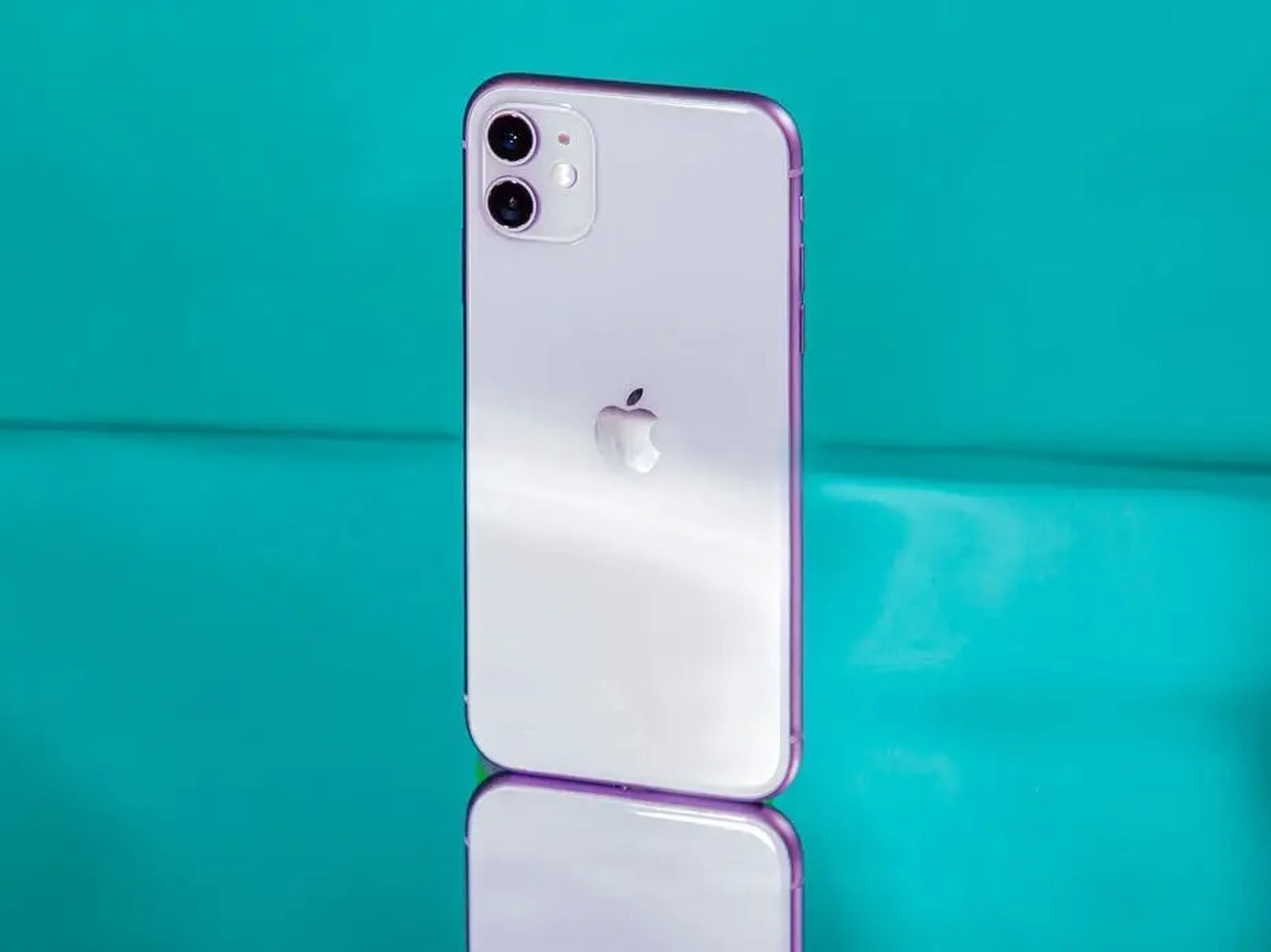 Glass back of puple iPhone 11