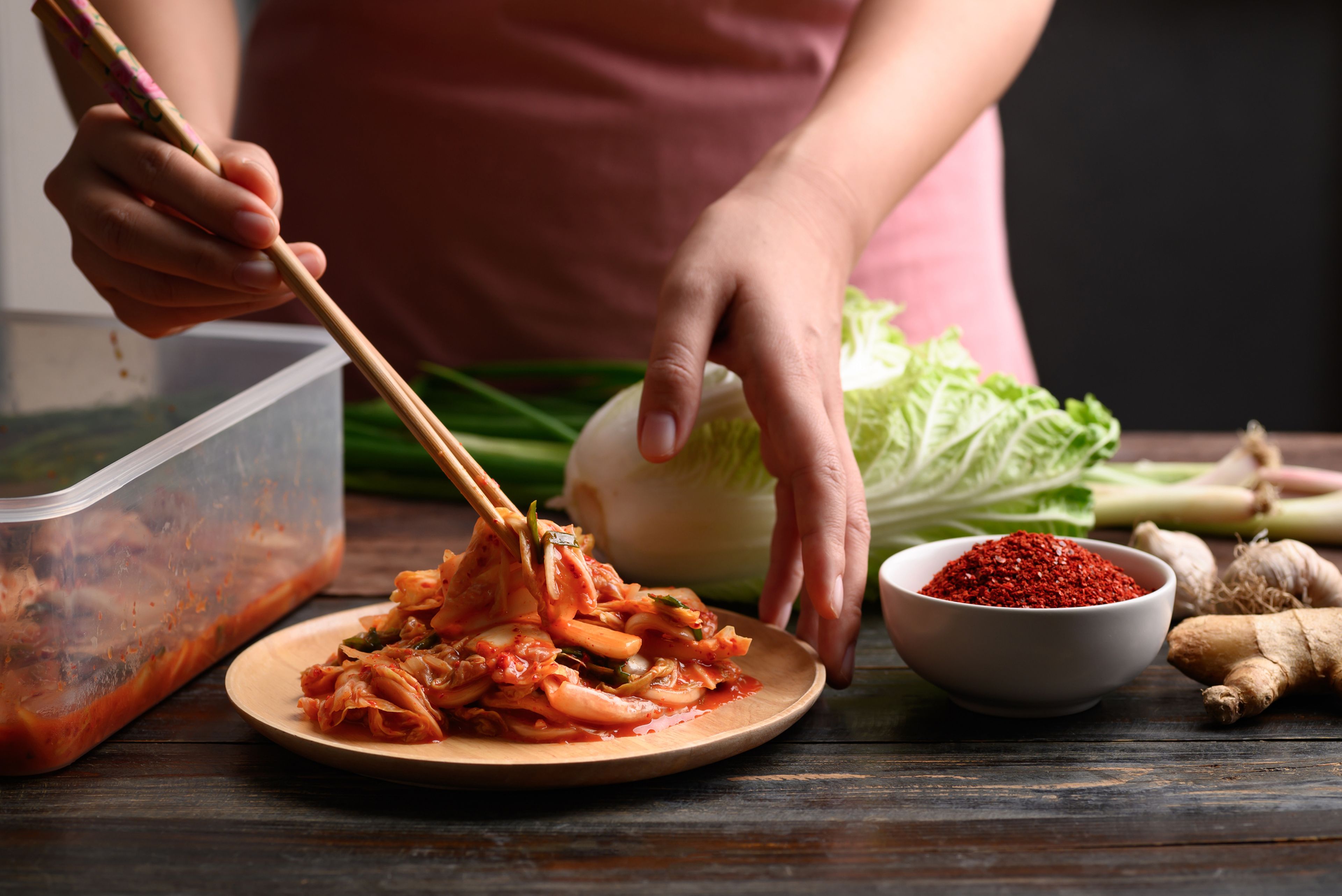 Puedes preparar kimchi en casa por un precio muy económico y conservarlo durante semanas.