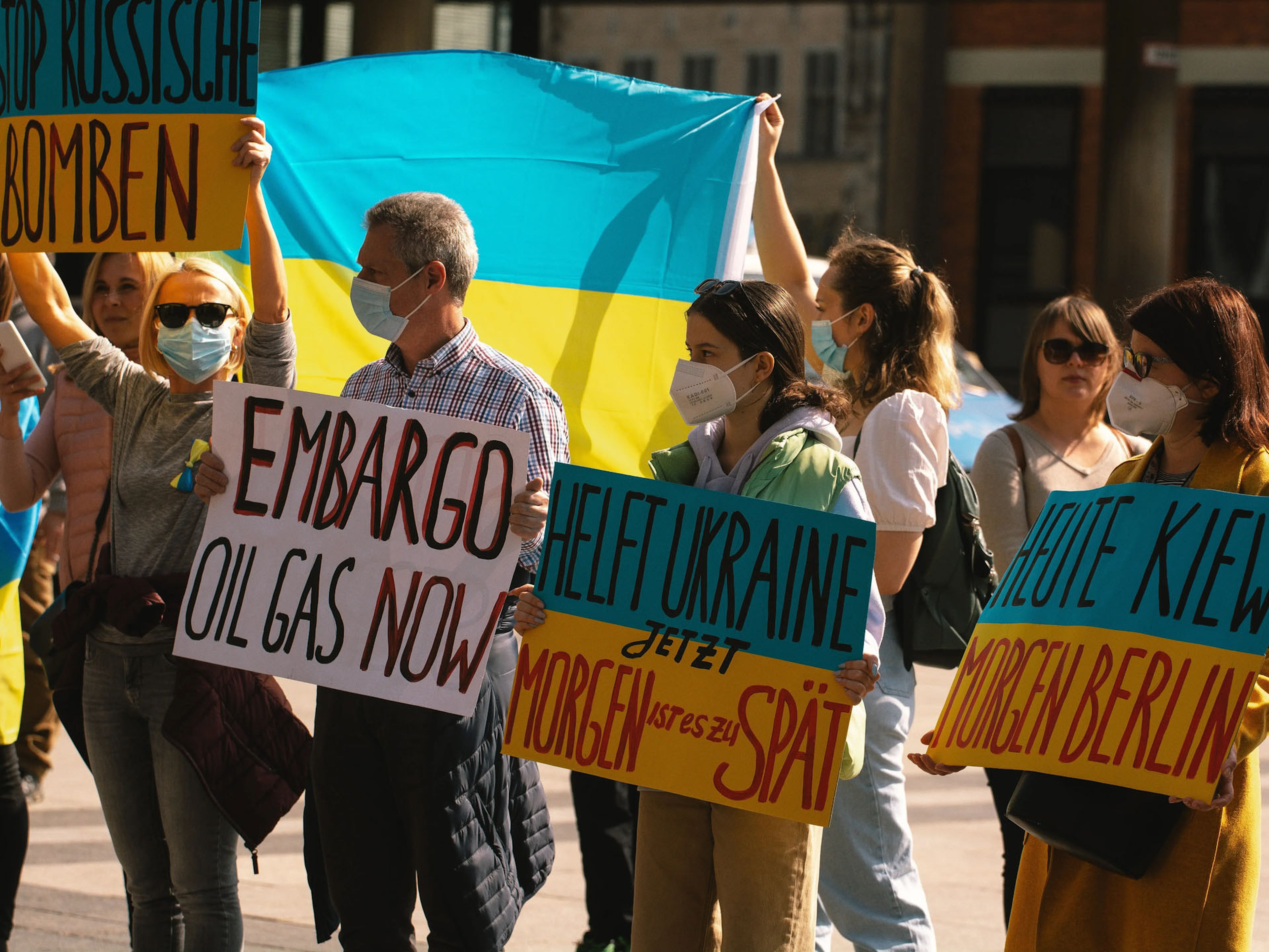 Manifestación a favor del embargo de petróleo ruso
