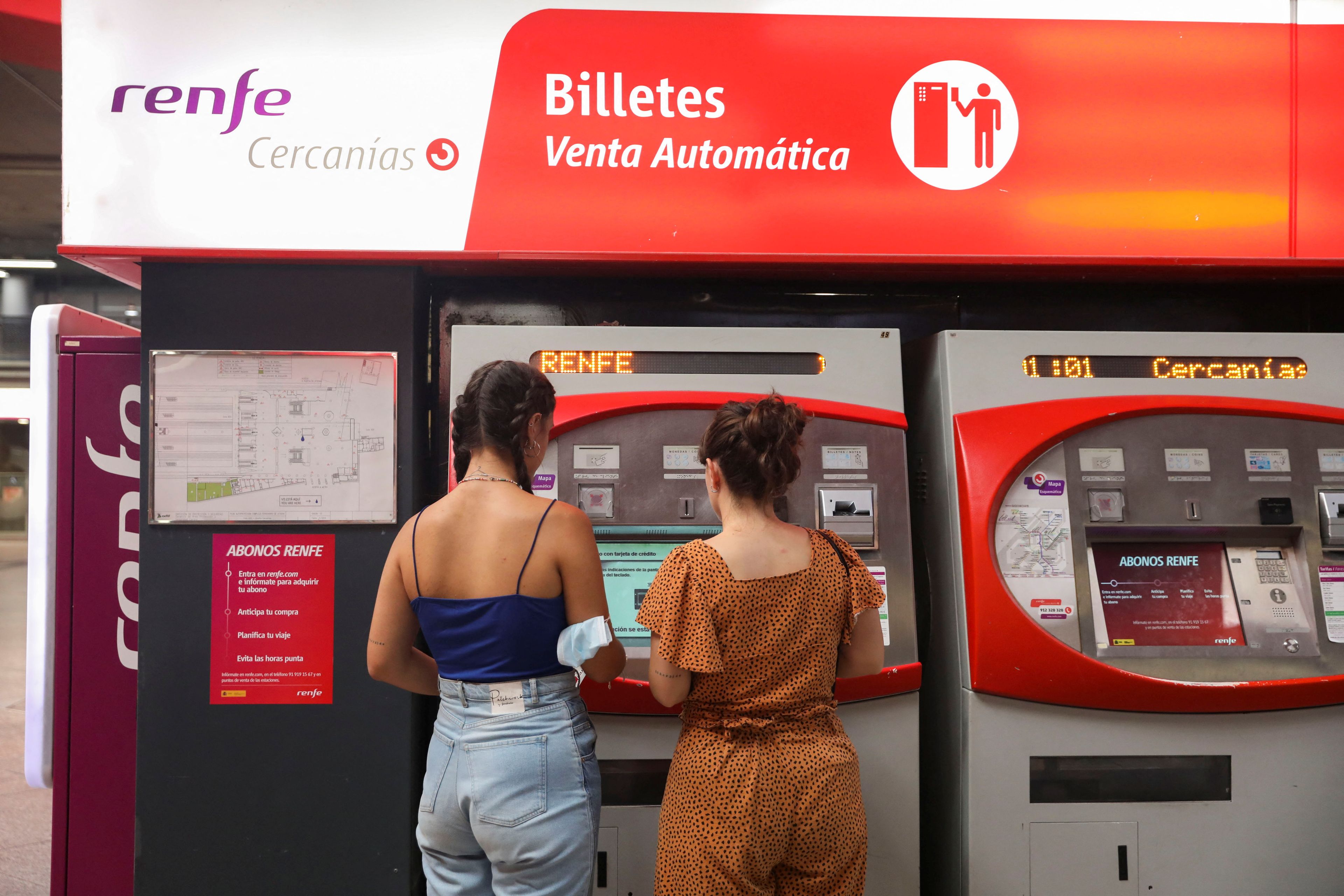 Máquinas de venta de billetes de tren Cercanías en Atocha