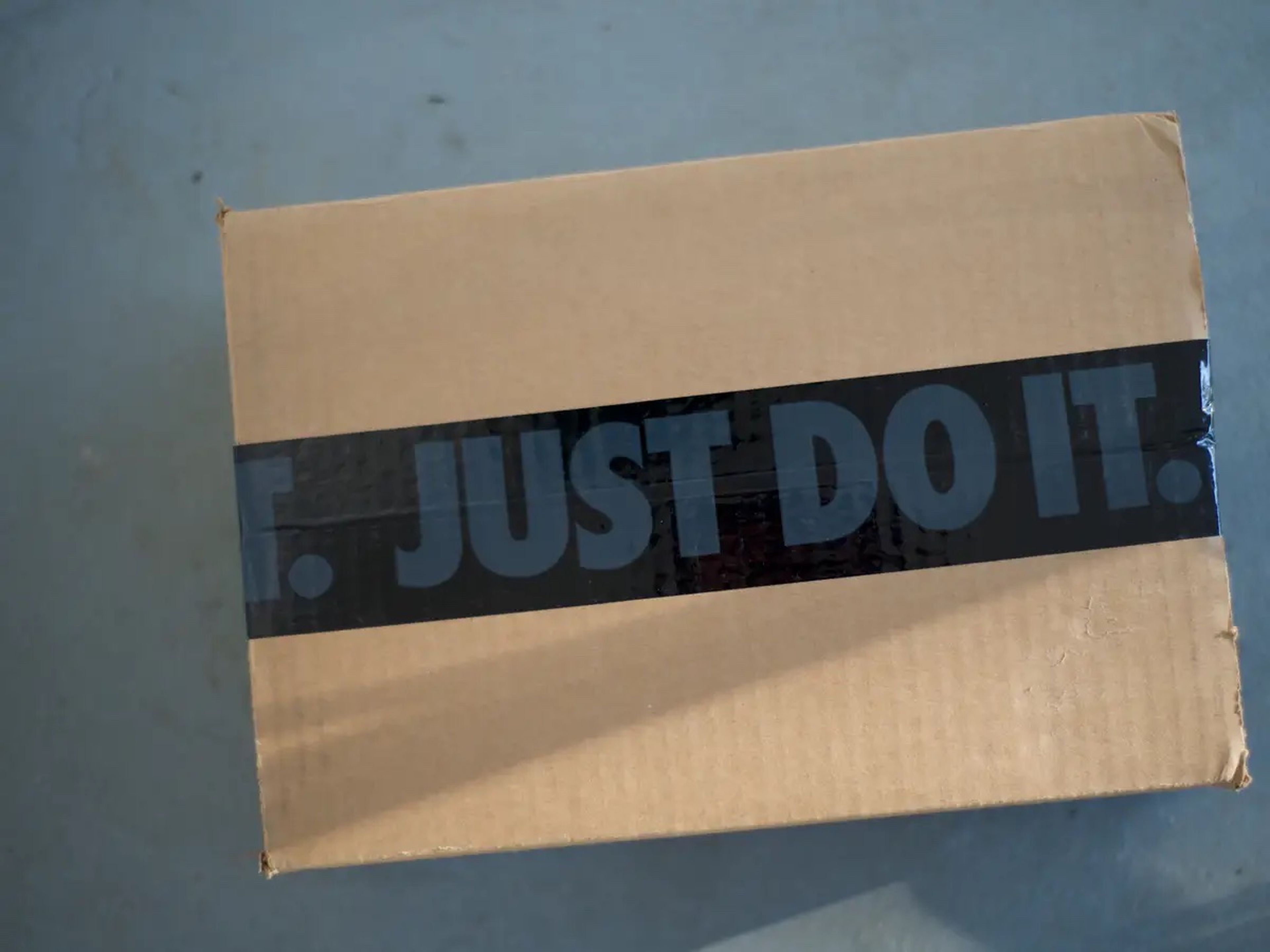 Nike está tratando de enviar sus productos a la velocidad de Amazon.
