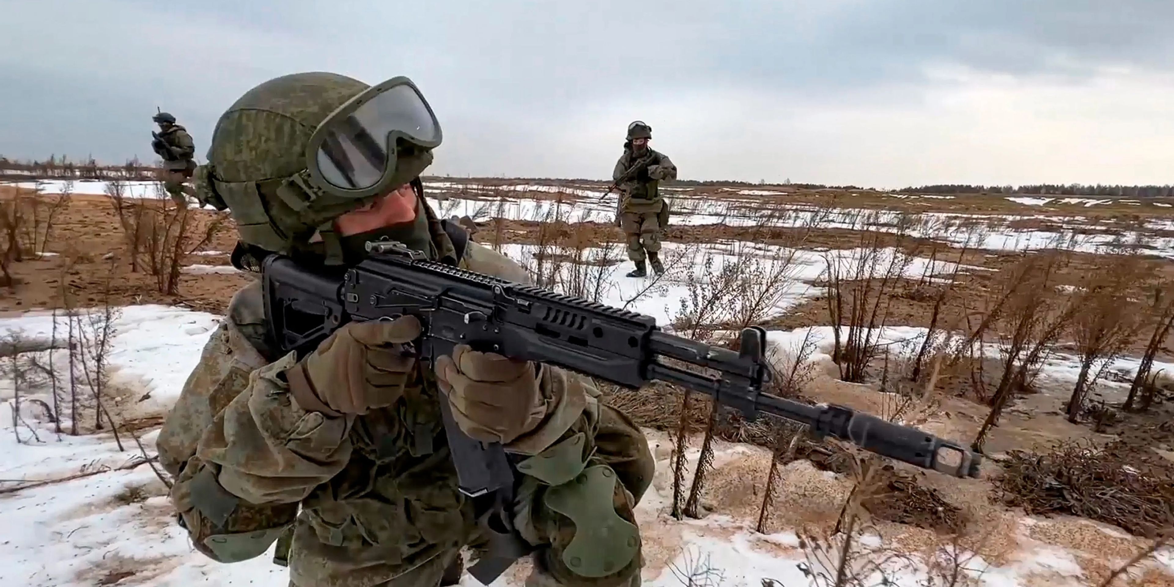 Rusia ordenó a las tropas que cruzaran al territorio ucraniano controlado por los rebeldes en febrero.