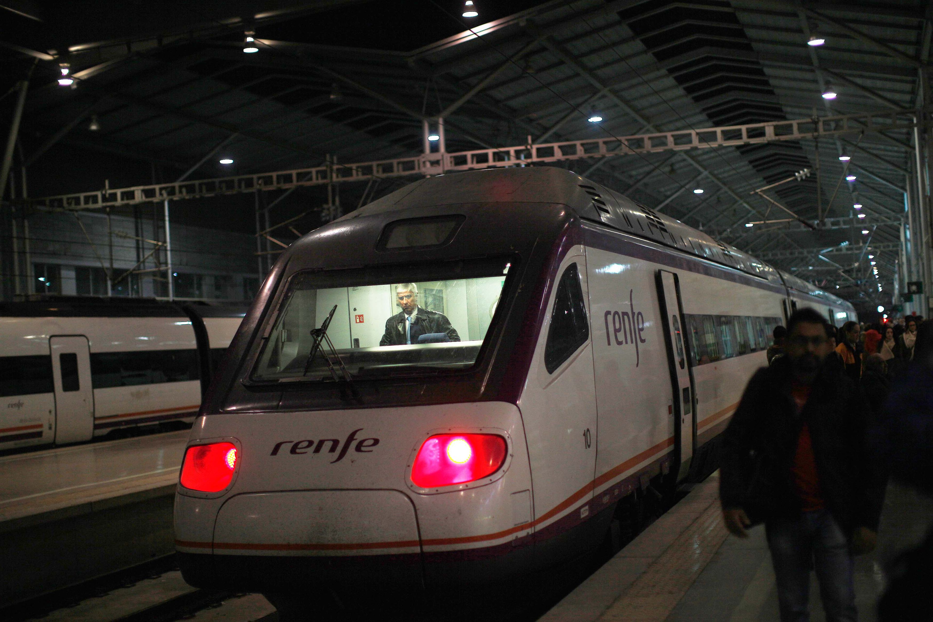 Tren de Renfe en una estación