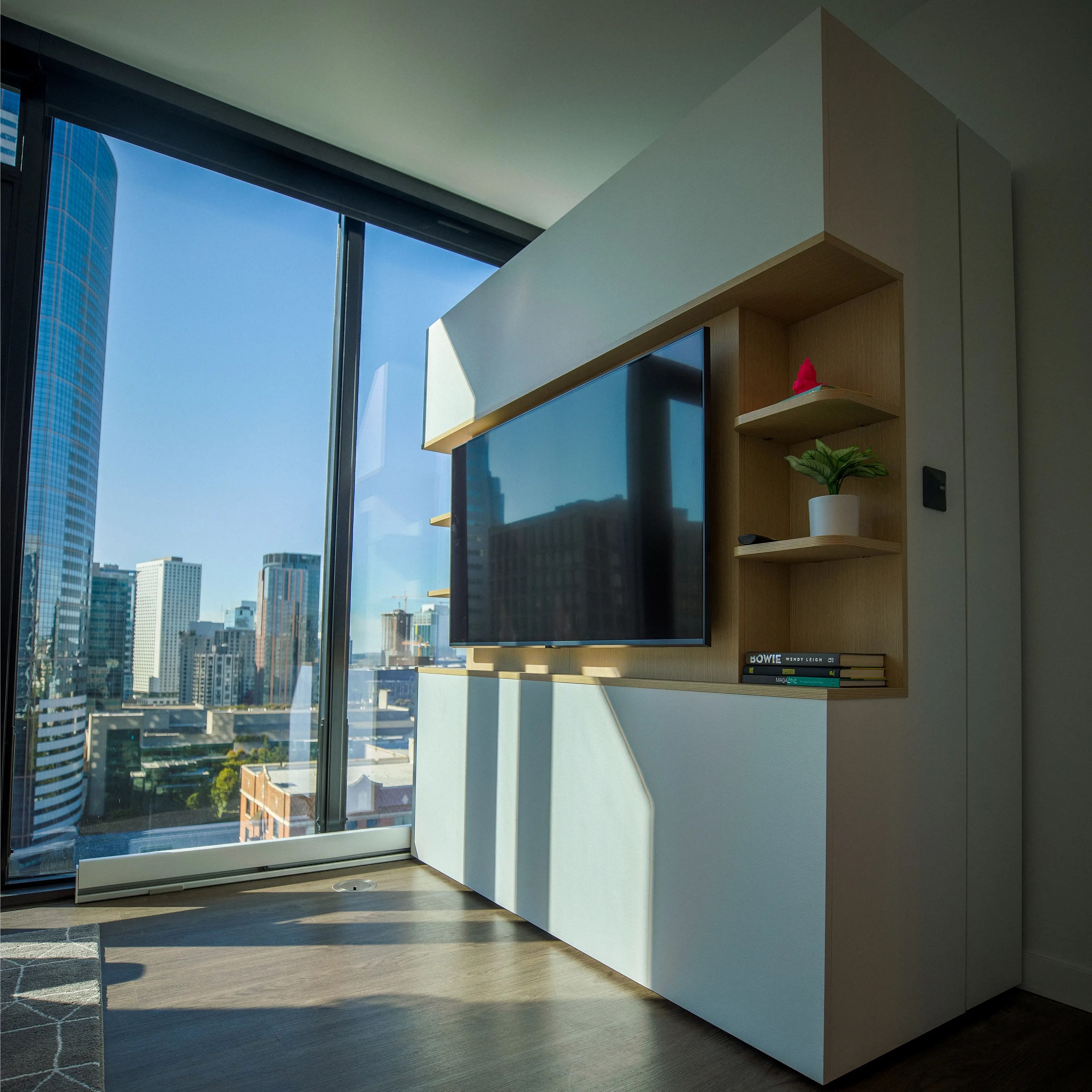 La vista de la televisión de un apartamento extensible.