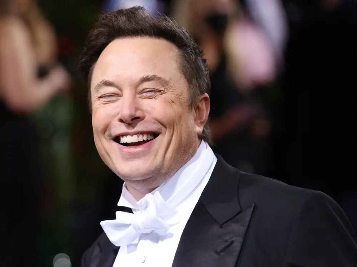 La fortuna de Elon Musk cae 110.000 millones, pero sigue siendo el más