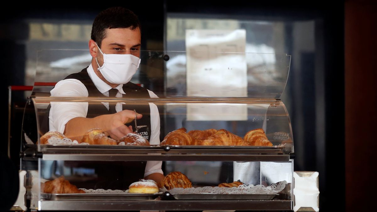 El salario medio bate un récord histórico, pero un 30% de los empleados no llega a los 1.534 euros