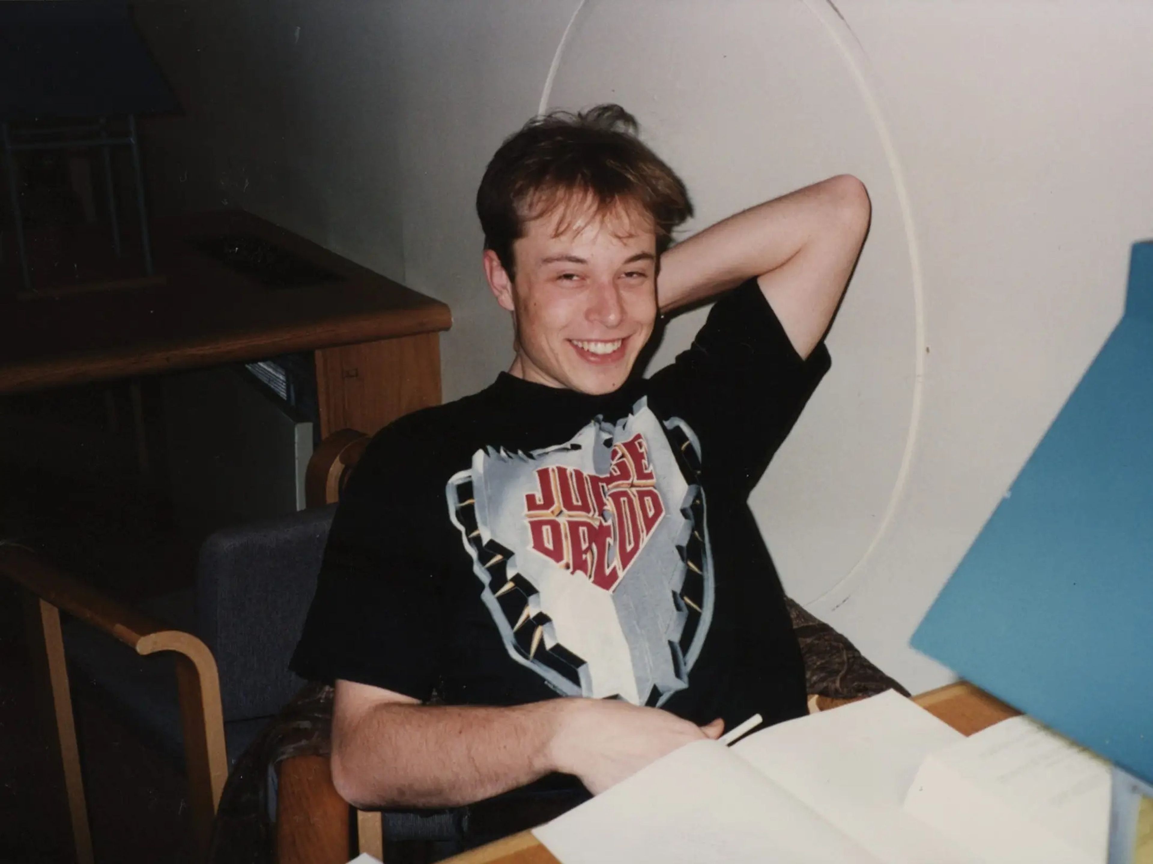 Elon Musk con 23 años en la Universidad de Pensilvania en 1994. 