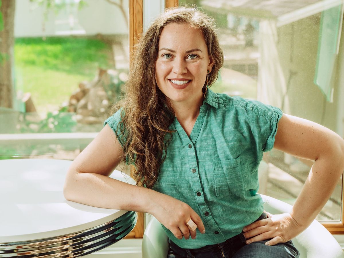 Así me organizo para ganar 60.000 dólares al mes con YouTube y Airbnb