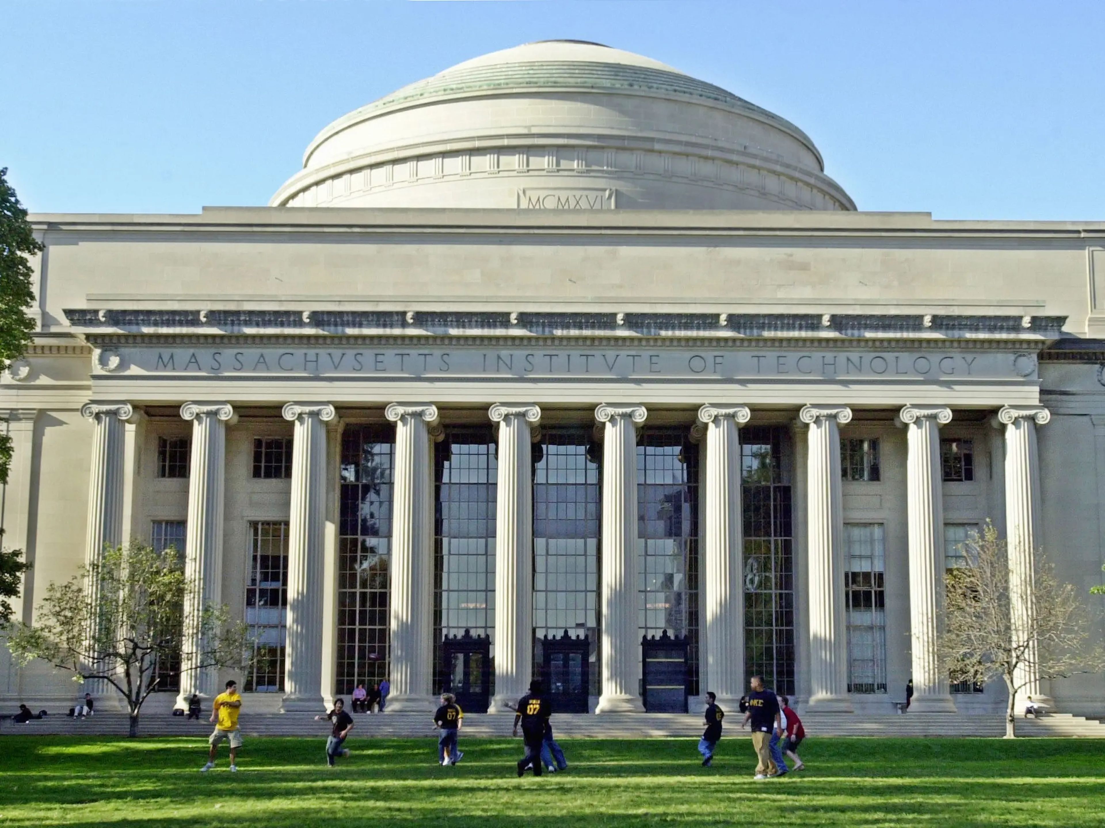 Instituto Tecnológico de Massachusetts.