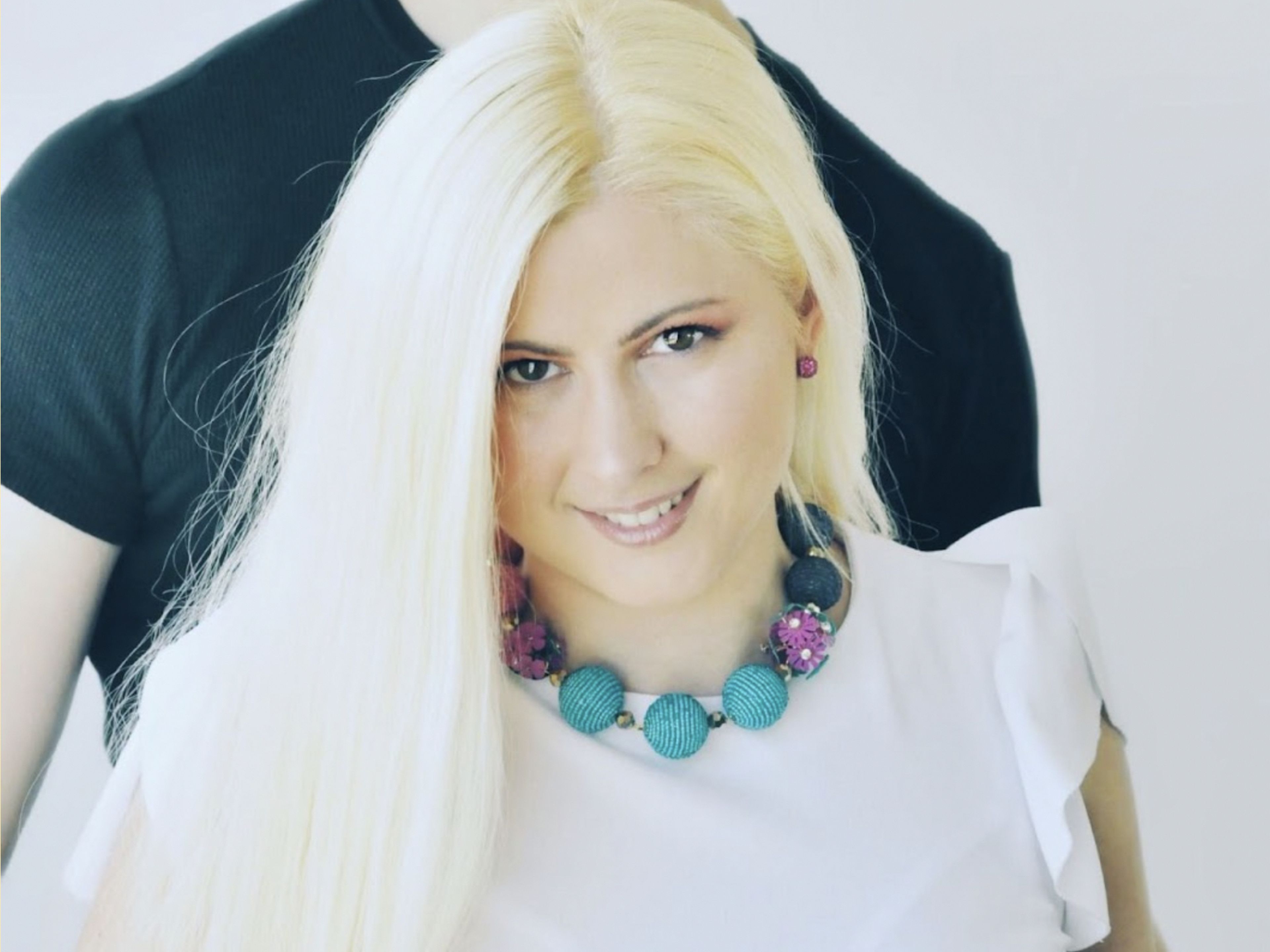 Katya Varbanova es una emprendedora que vende plantillas creadas en Canva.