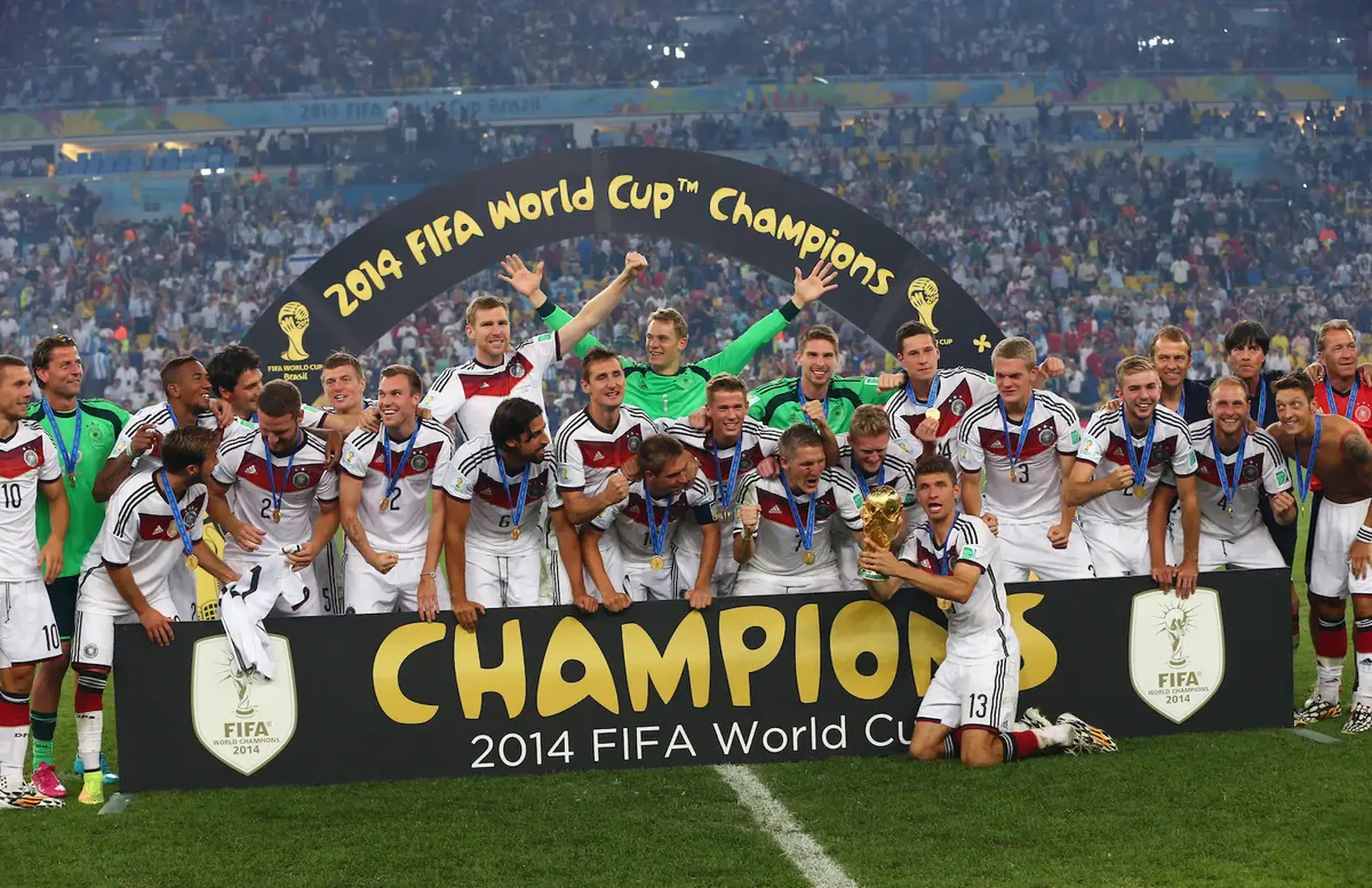 La selección alemana levanta el título del Mundial 2014.