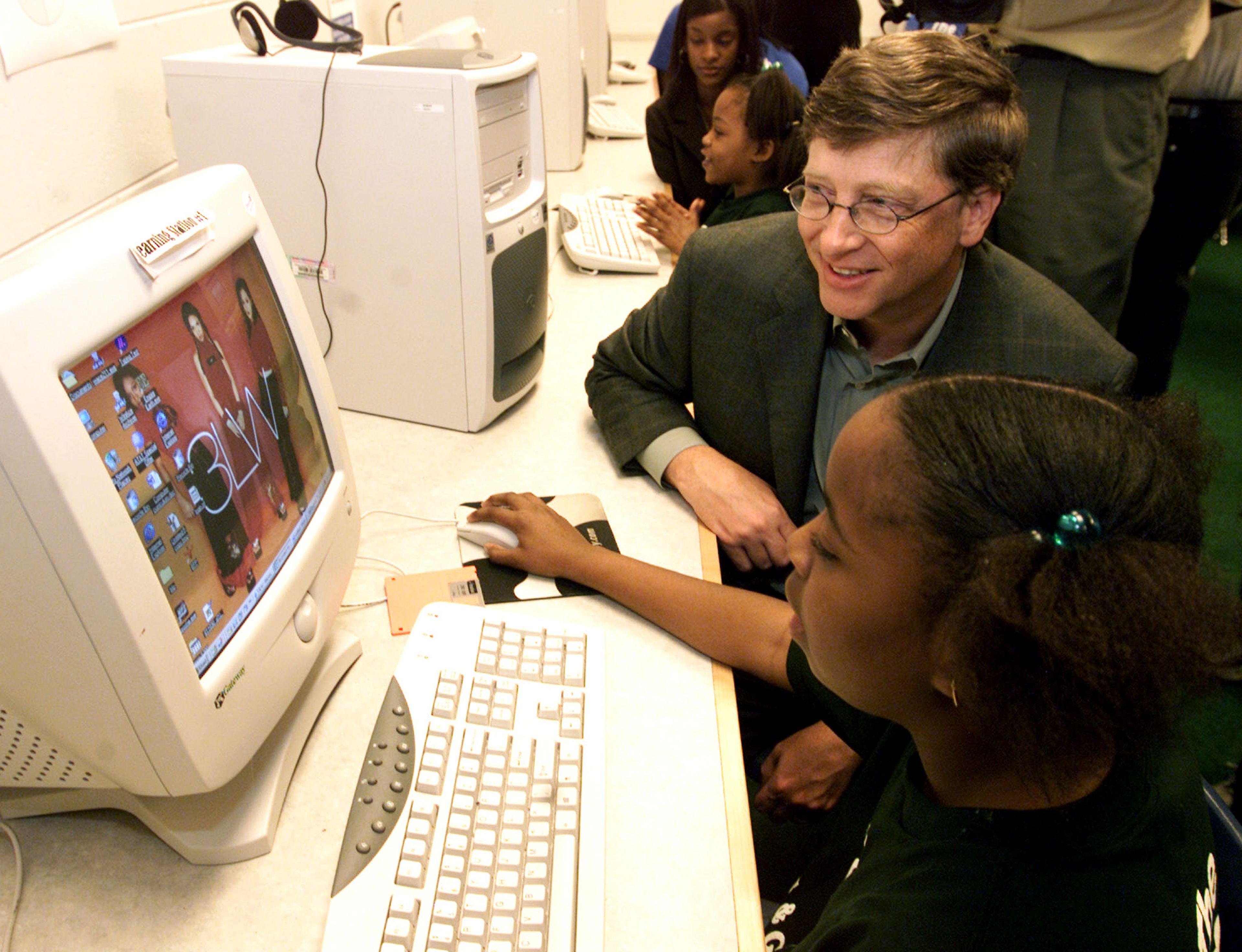 Bill Gates Showing A New Show To A Girl In 2002.