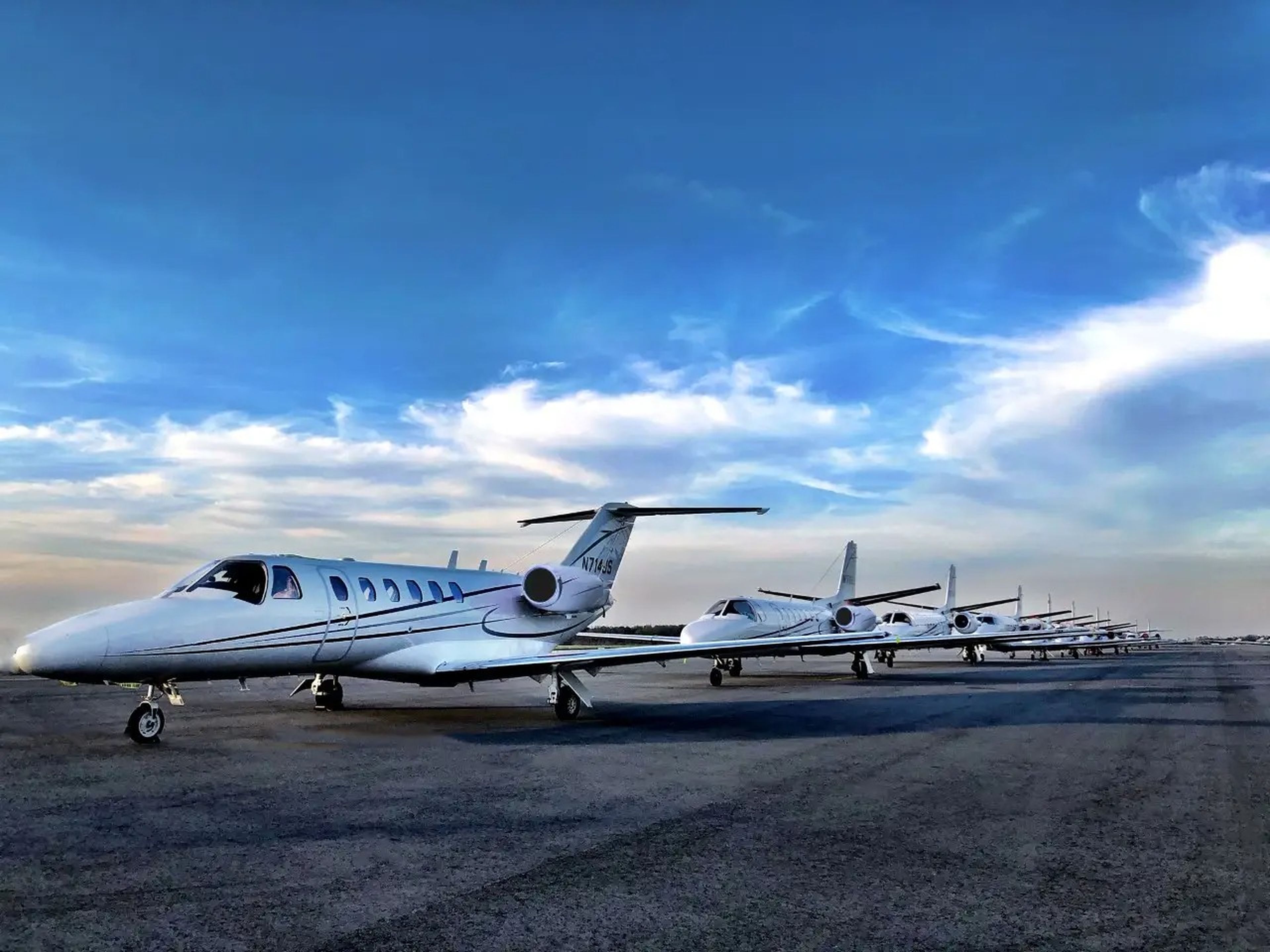 flyExclusive has hired 100 pilots this year, as the jet charter company expands.