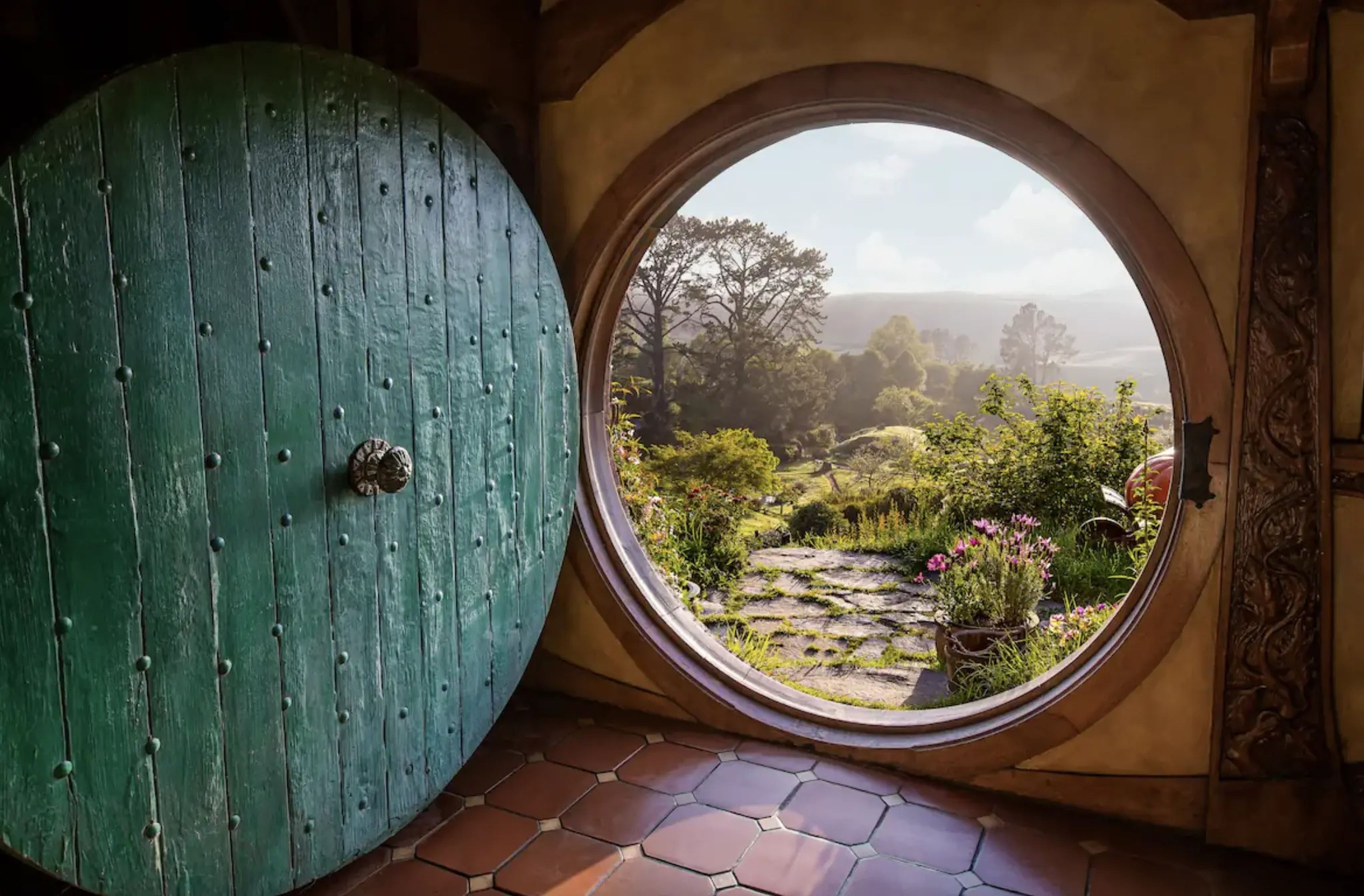 hobbit airbnb