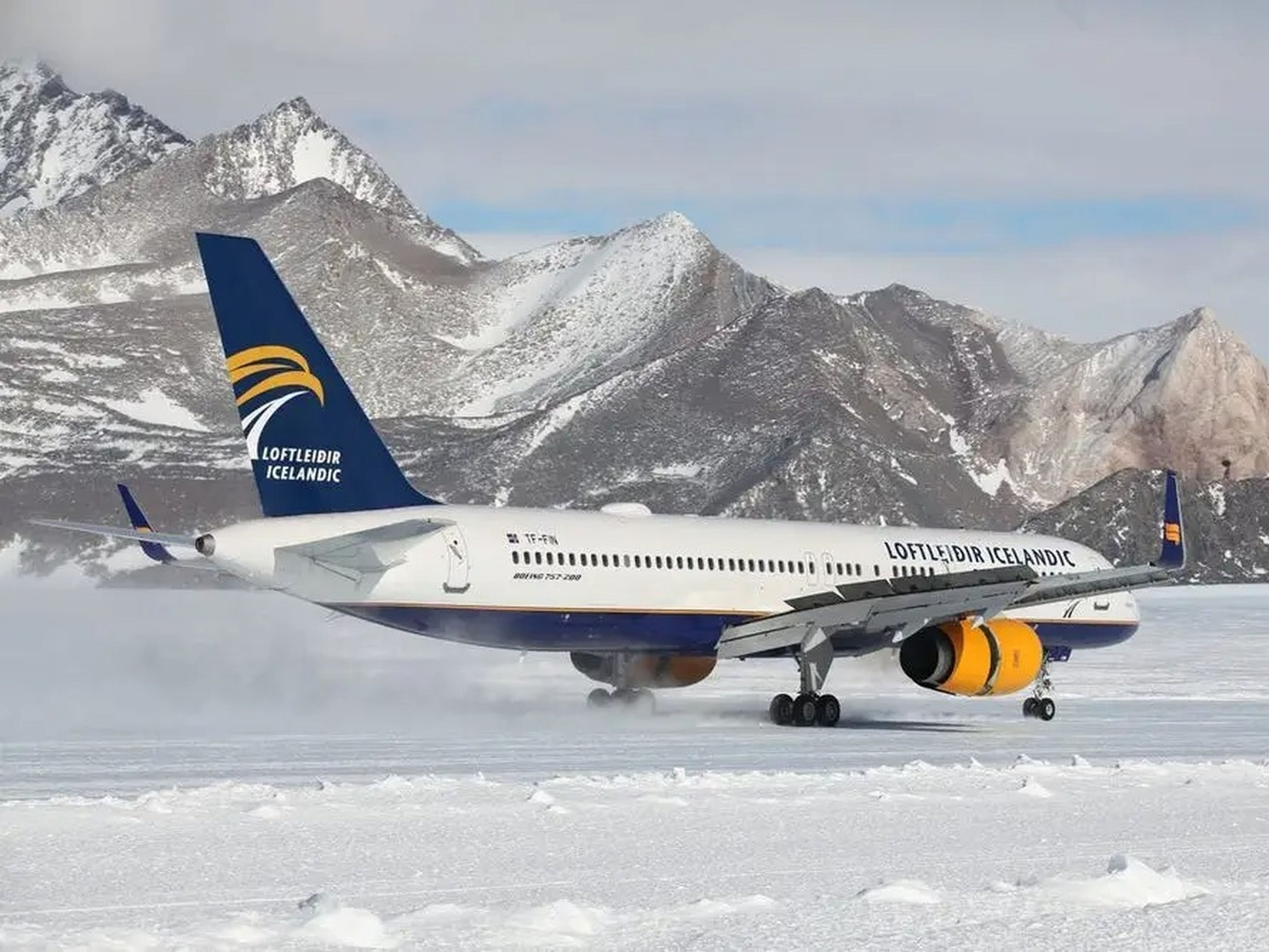 Antarctic Logistics and Expeditions usó un Boeing 757 Chile para llevar turistas a la Antártida.