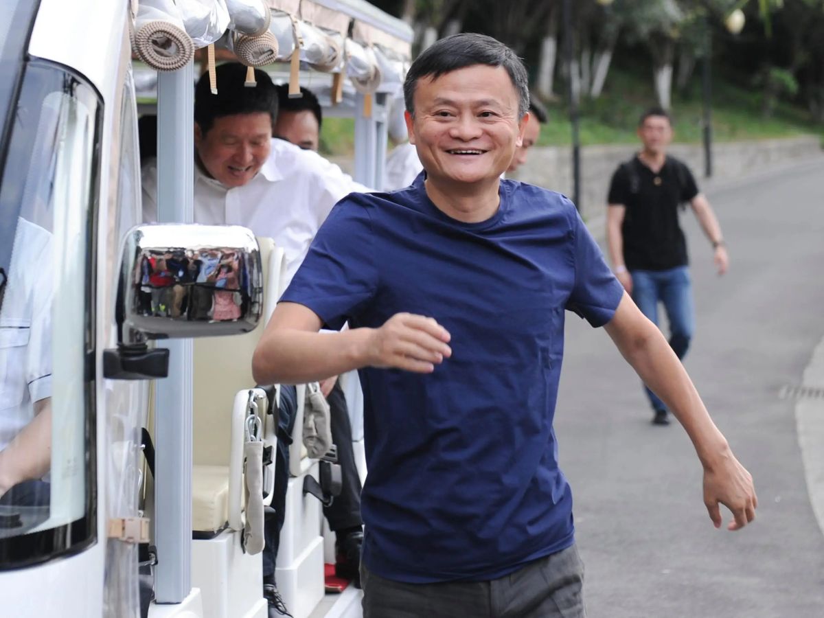 El fundador de Alibaba estaba casi desaparecido lleva en Tokio 6 meses