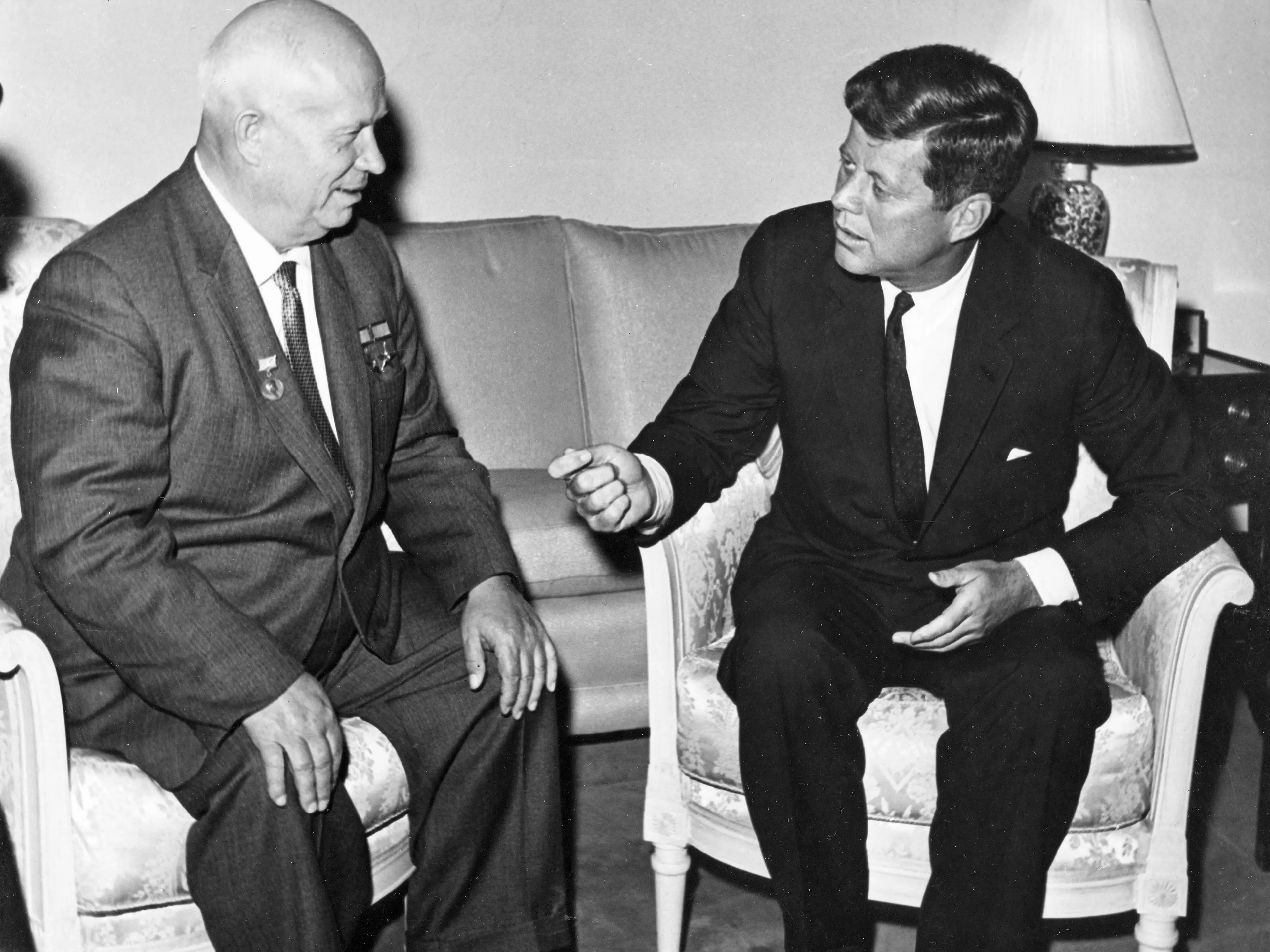 Jruschov con el presidente John F. Kennedy, en Viena.