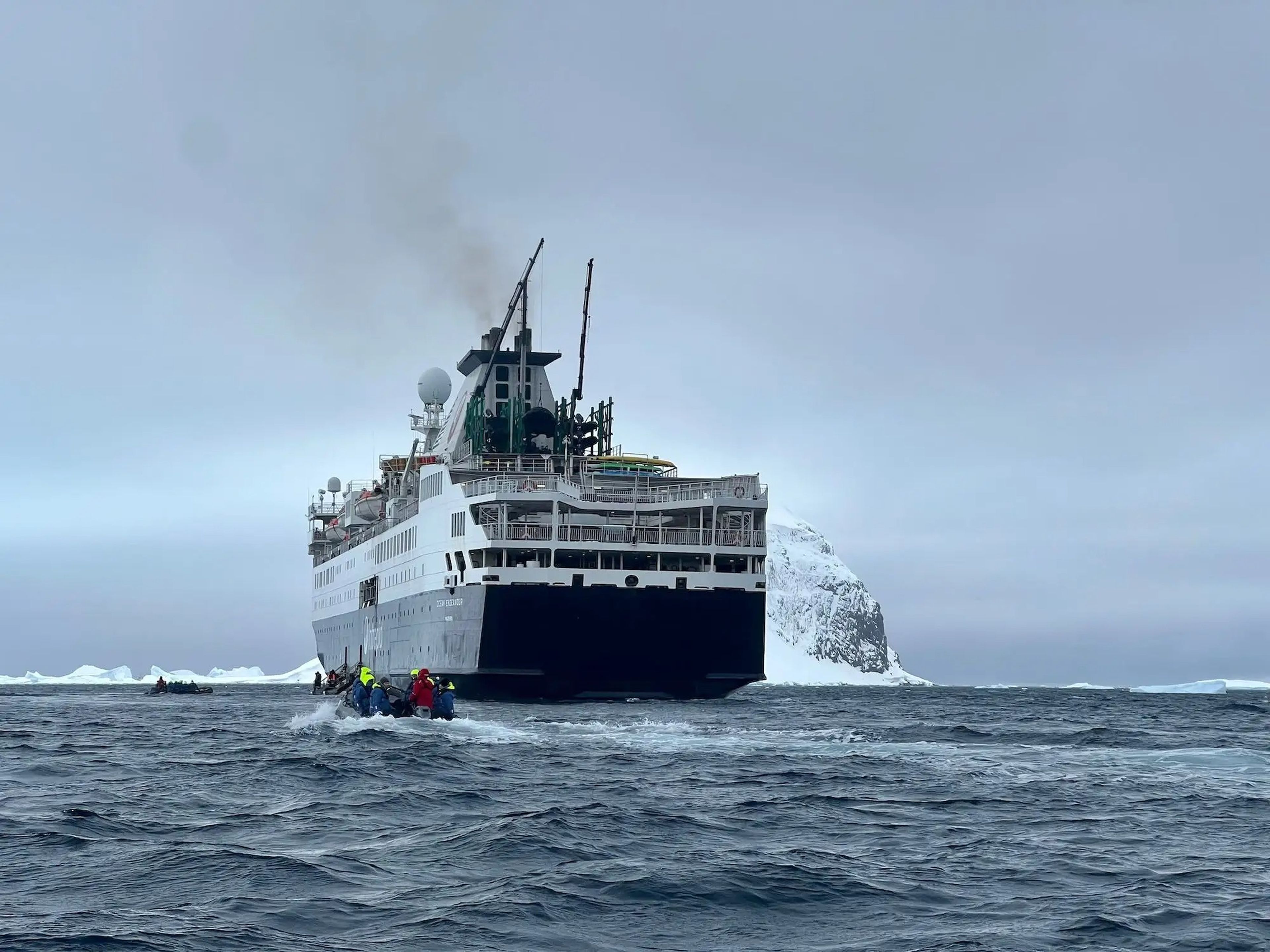 El Intrepid lleva a cabo un programa de ciencia ciudadana en sus viajes a la Antártida con el fin de recoger datos para programas medioambientales que estudian cosas como las ballenas, las focas y el fitoplancton.