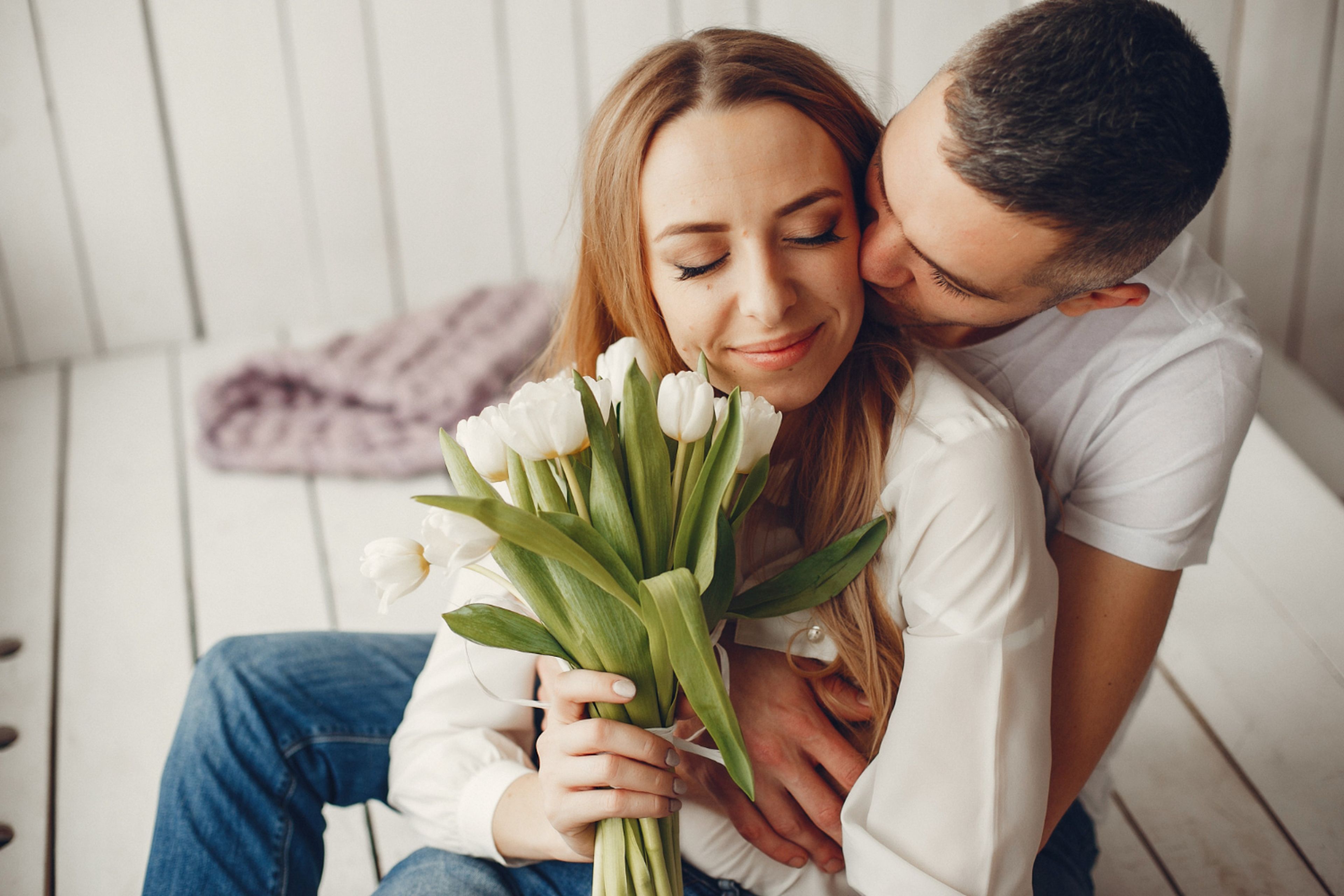 Las mujeres pueden detectar si un hombre tiene pareja por su olor |  Business Insider España