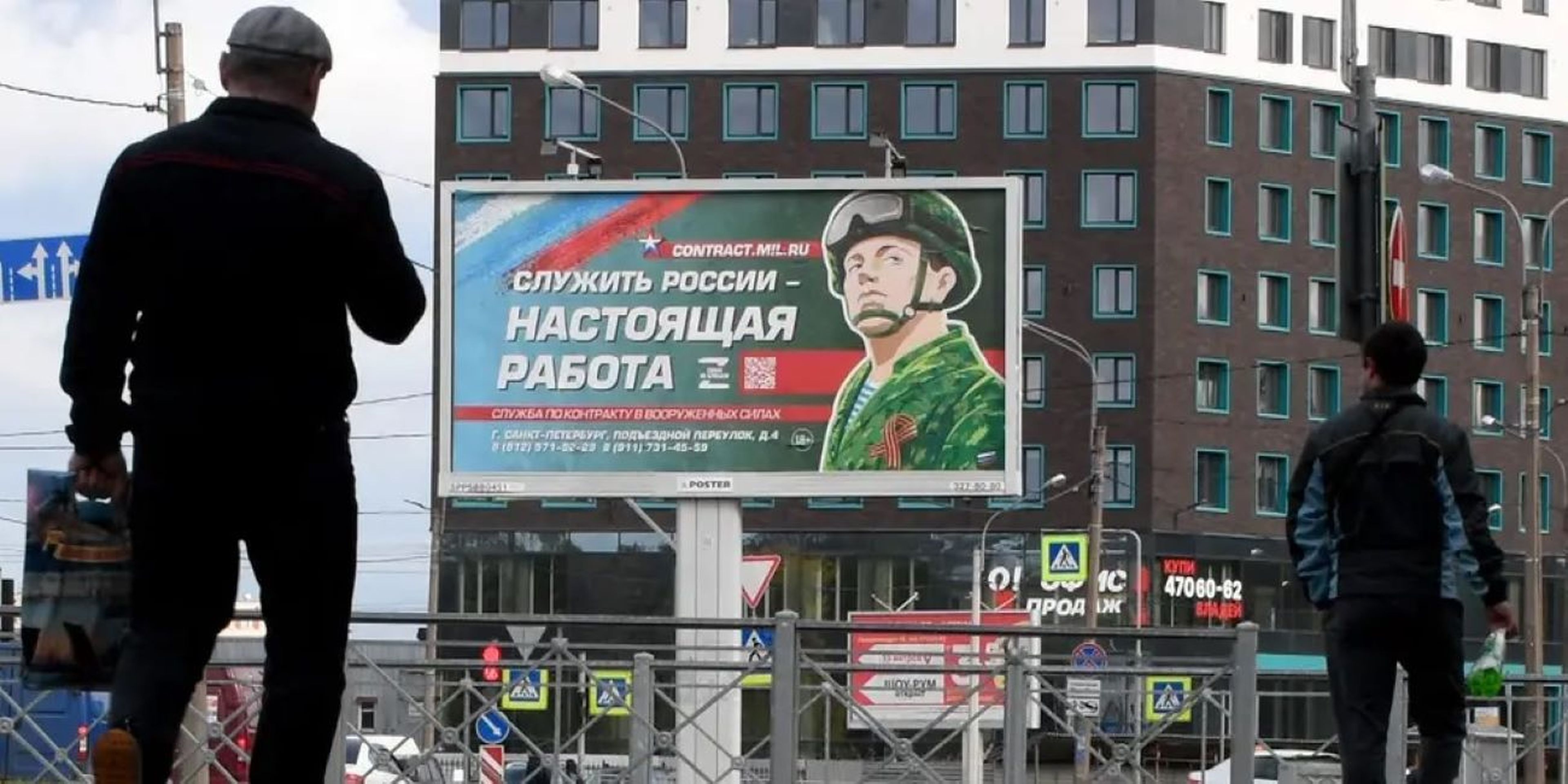 Valla publicitaria del ejército ruso