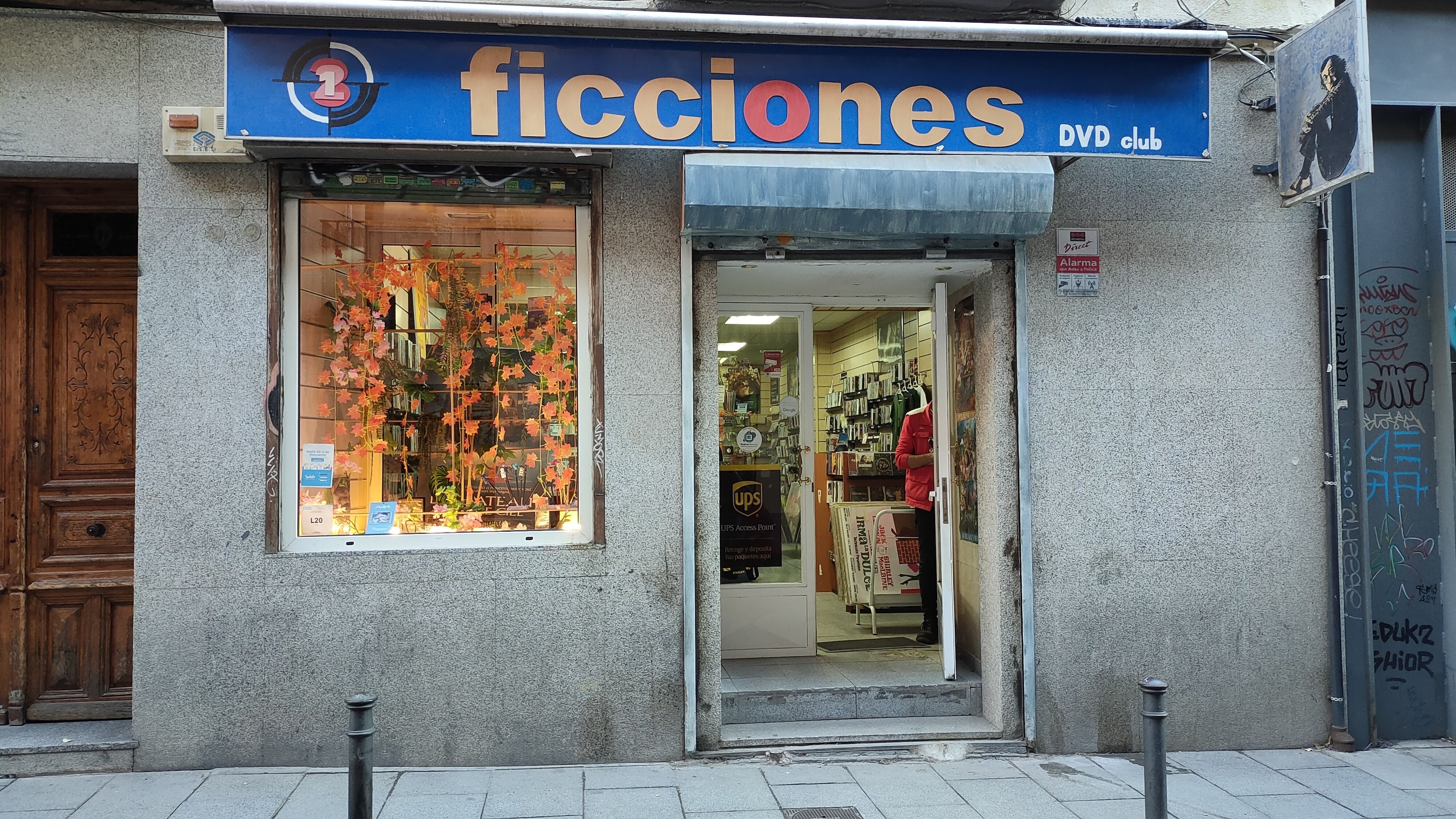 Fachada del videoclub Ficciones de Cine, en la calle Juanelo de Madrid. 