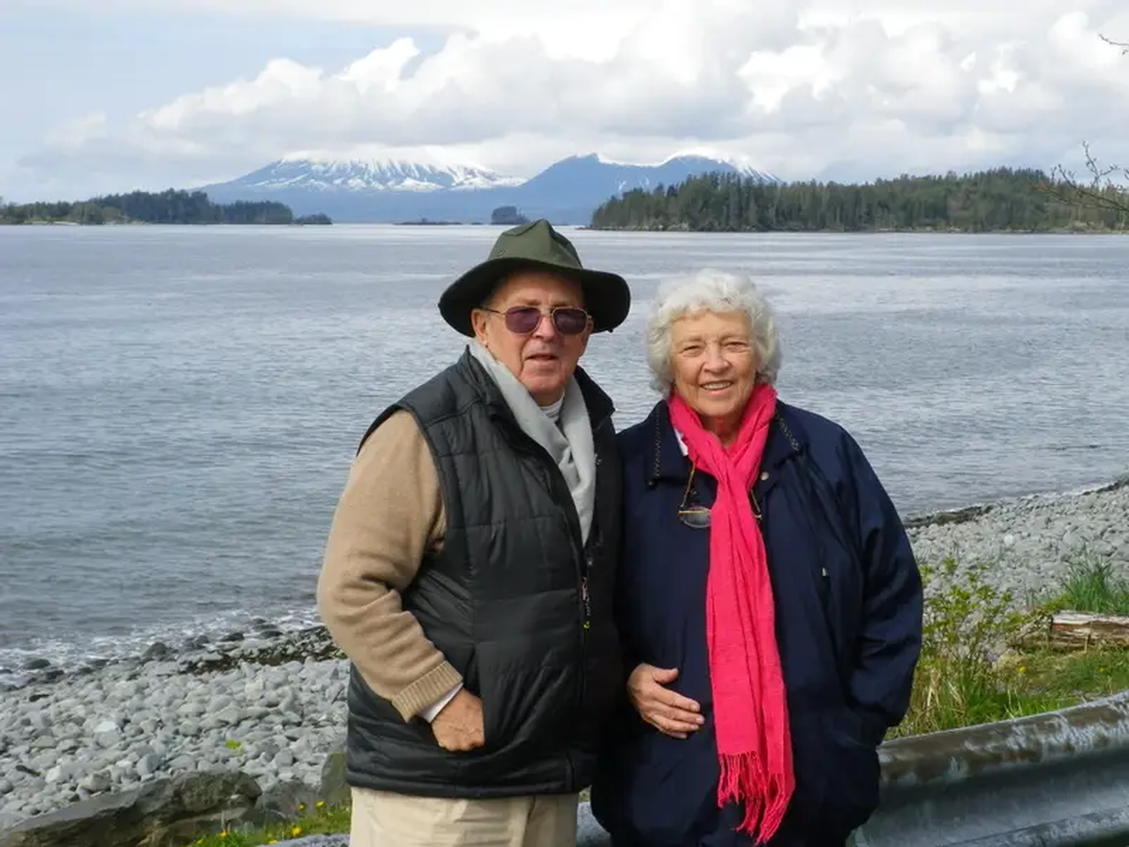 Willet y su difunta esposa, Donna Willet, en Alaska.