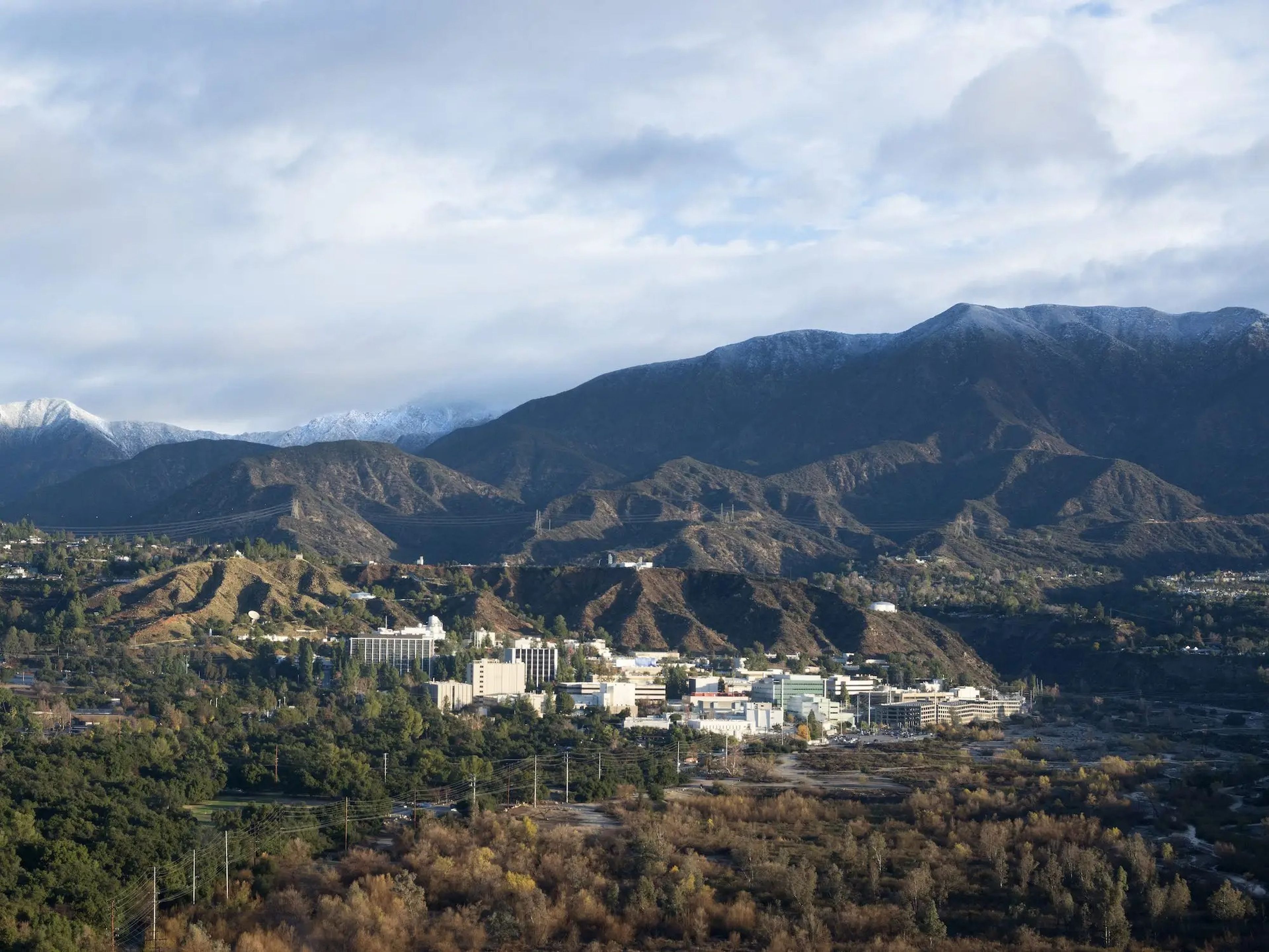 El Laboratorio de Propulsión a Chorro de la NASA, situado en la ladera de Pasadena, California. 