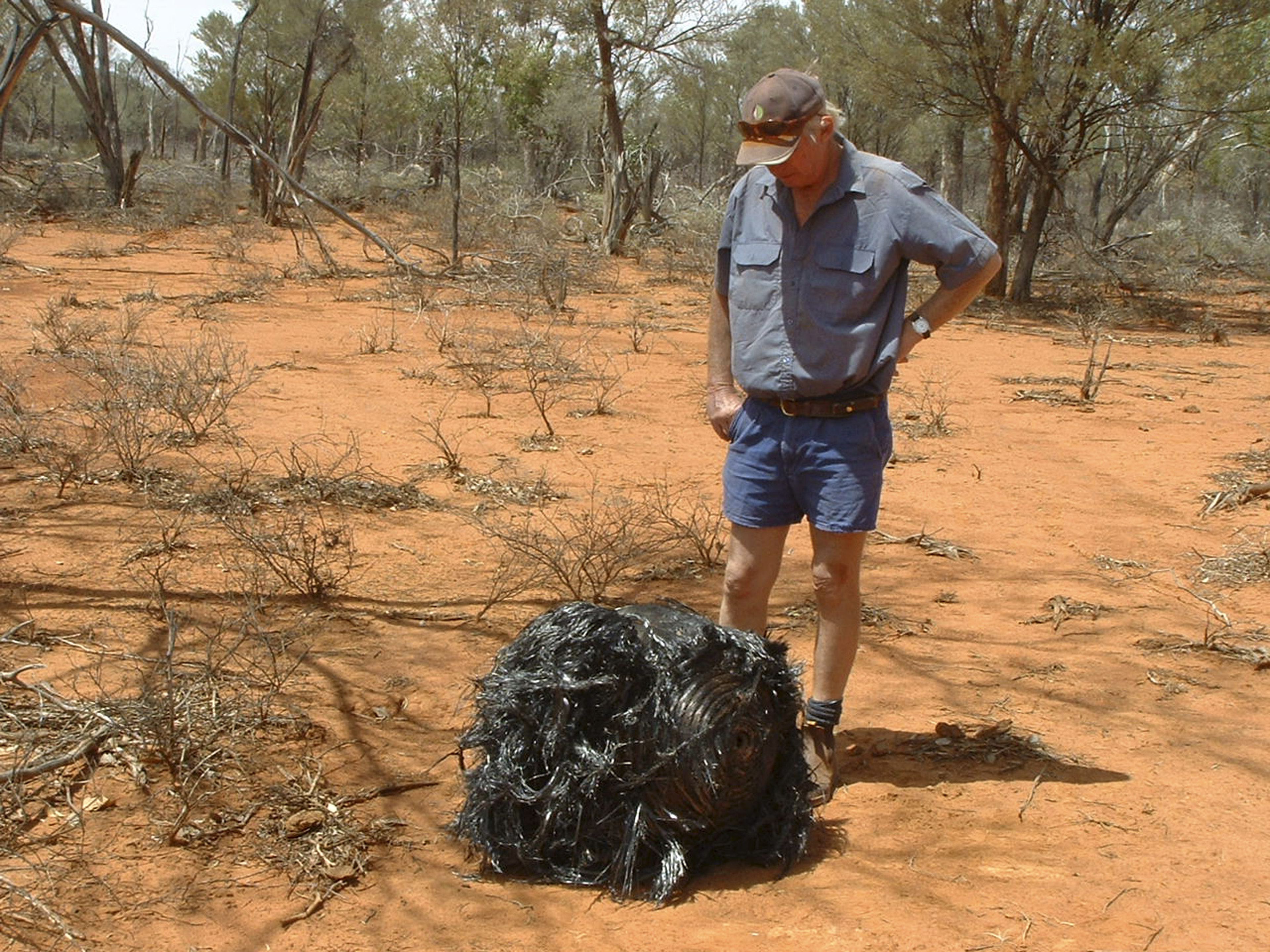 Un trozo de basura espacial que cayó en una granja de Australia en 2008.