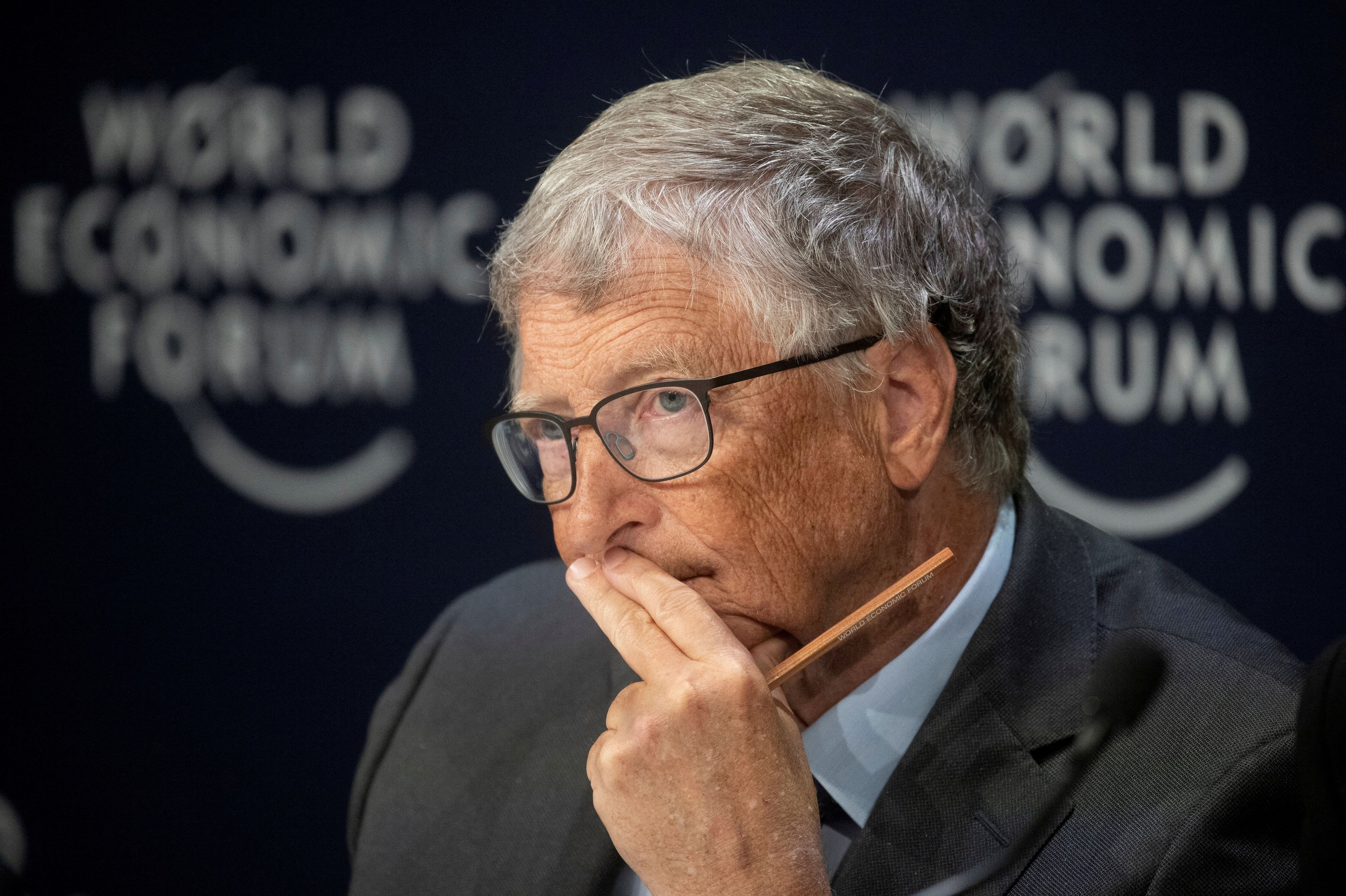 Bill Gates durante una rueda de prensa en Davos. 