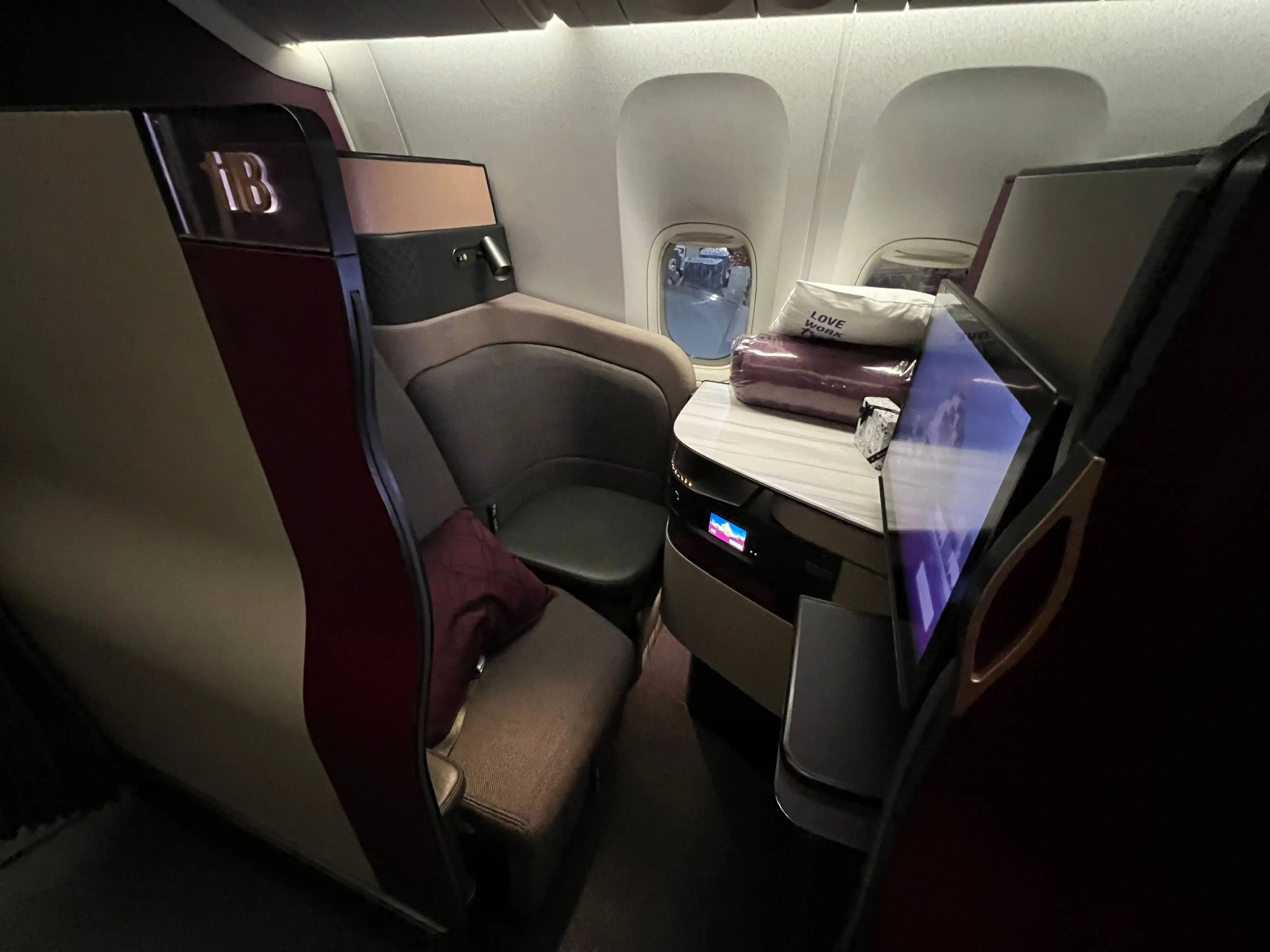 The Qsuites seat on the plane.